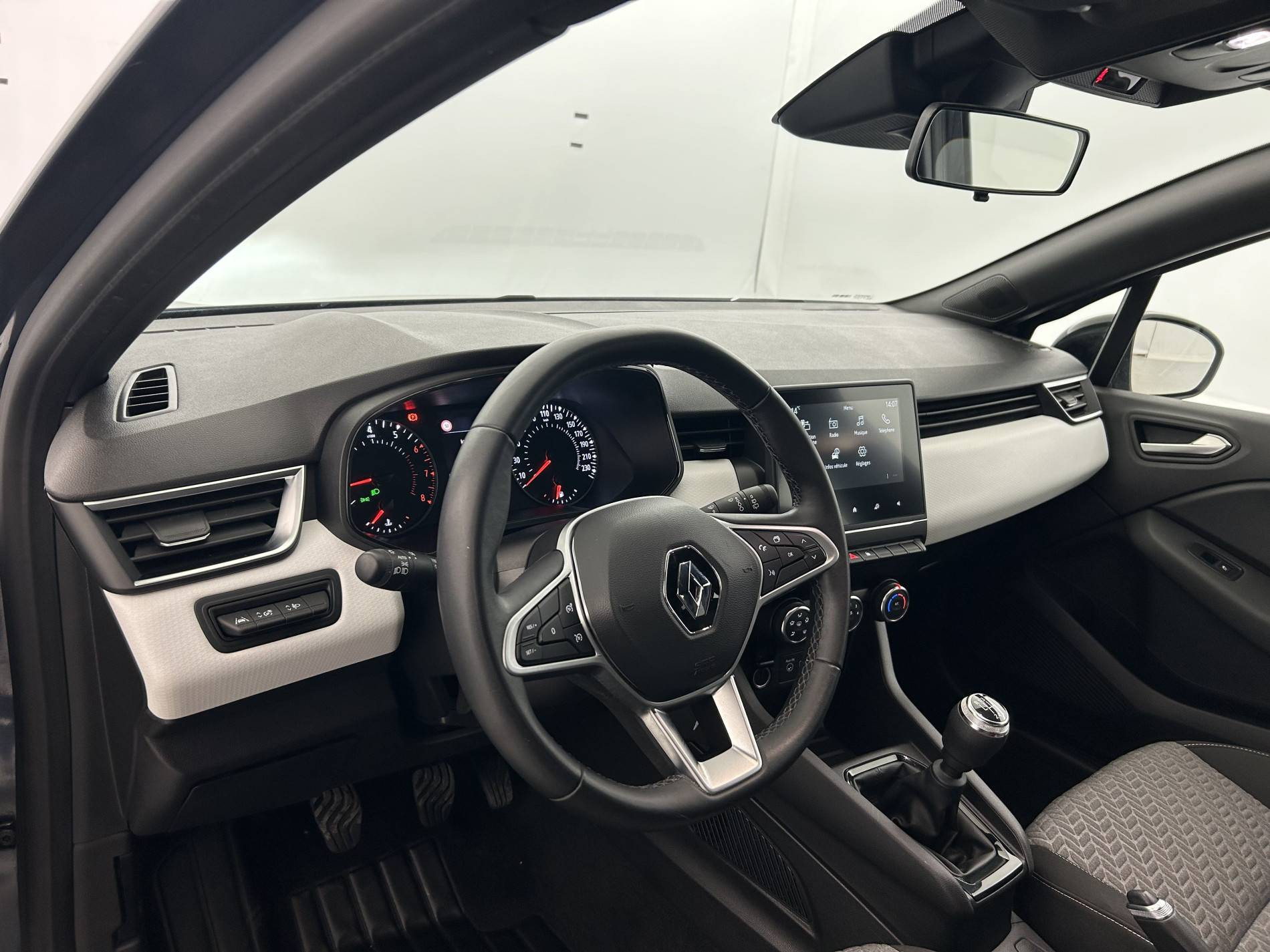 Vente en ligne Renault Clio 5 Clio TCe 90 - 21N au prix de 14 990 €