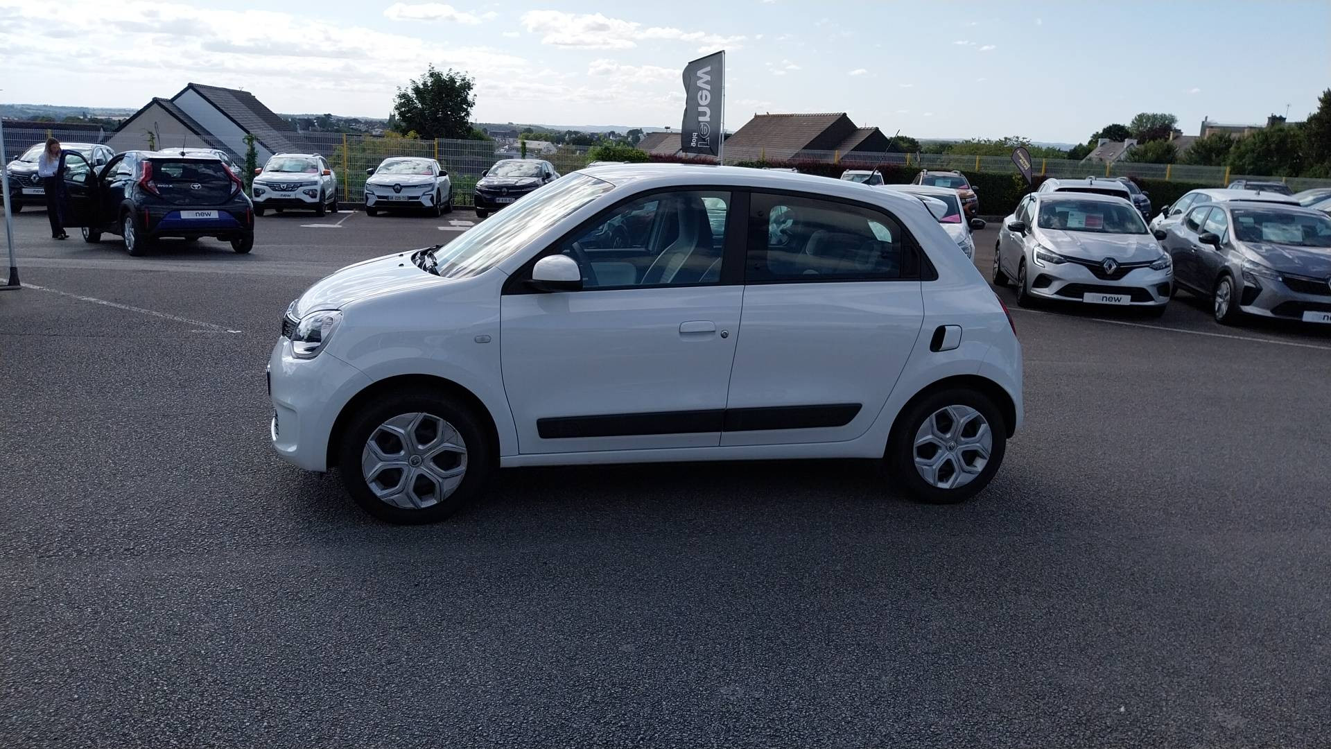Vente en ligne Renault Twingo 3  SCe 65 - 21 au prix de 11 990 €