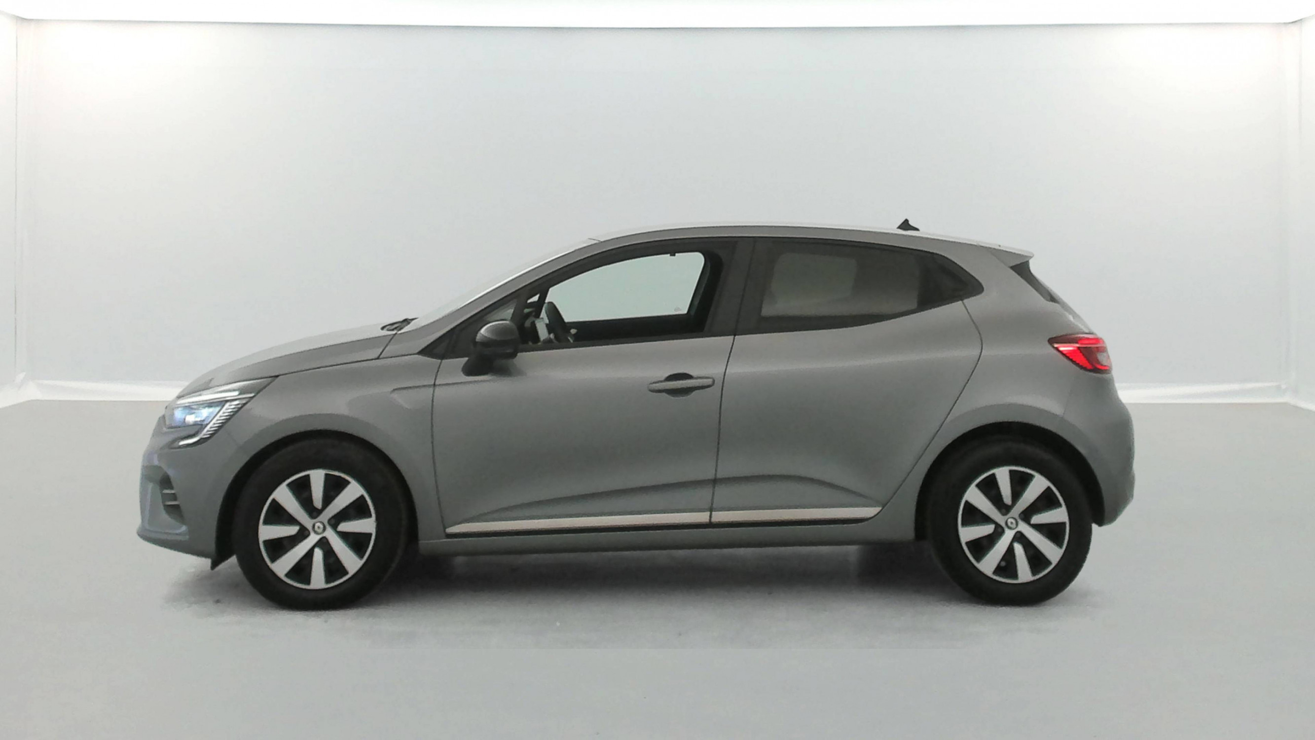Vente en ligne Renault Clio 5 Clio TCe 90 au prix de 14 690 €
