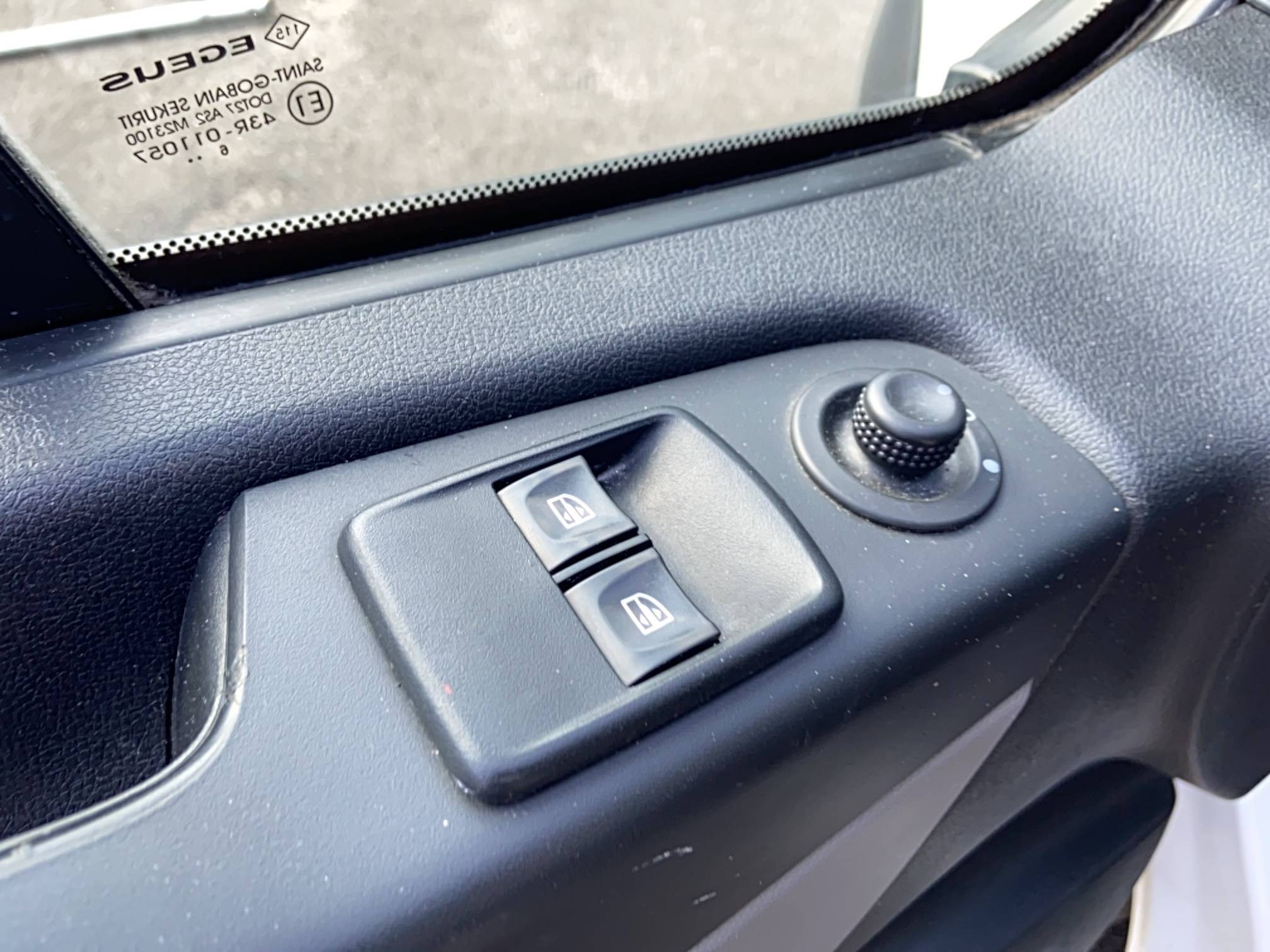 Vente en ligne Renault Trafic 3 Fourgon TRAFIC FGN L1H1 1000 KG DCI 95 E6 au prix de 14 990 €