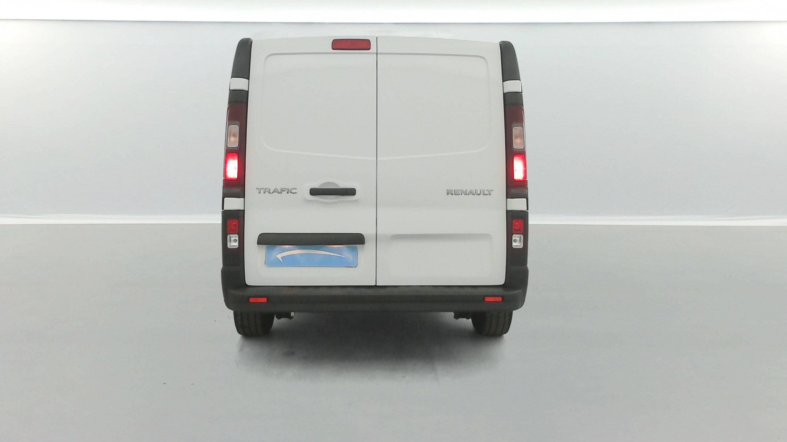 Vente en ligne Renault Trafic 3 Fourgon TRAFIC FGN L2H1 3000 KG BLUE DCI 130 au prix de 23 890 €