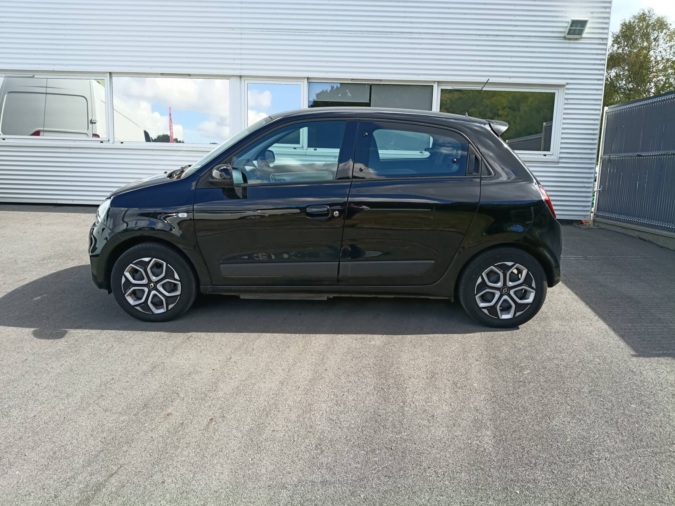 Vente en ligne Renault Twingo Electrique Twingo III E-Tech au prix de 14 990 €