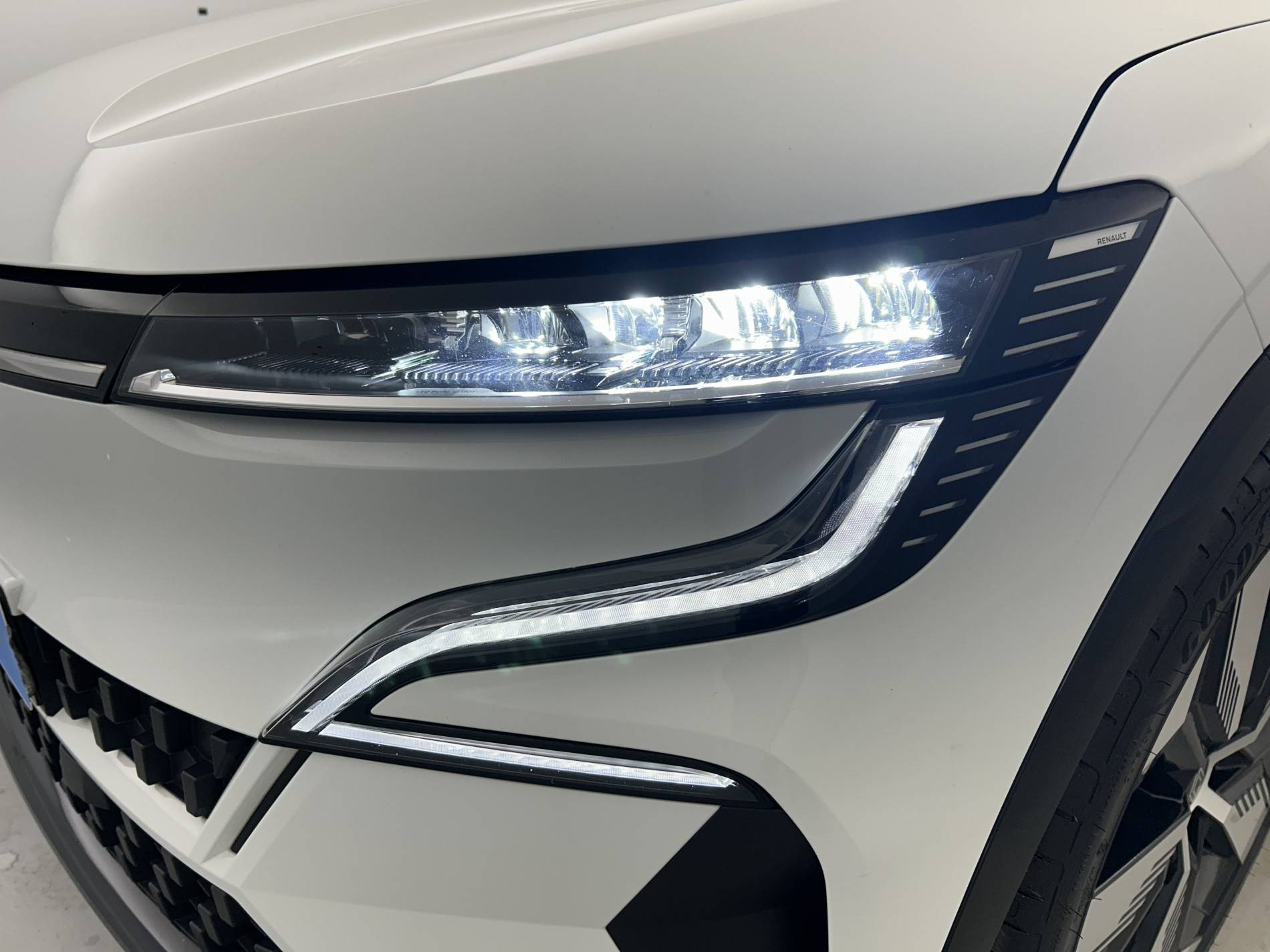 Vente en ligne Renault Megane E-Tech  EV40 130ch standard charge au prix de 18 990 €