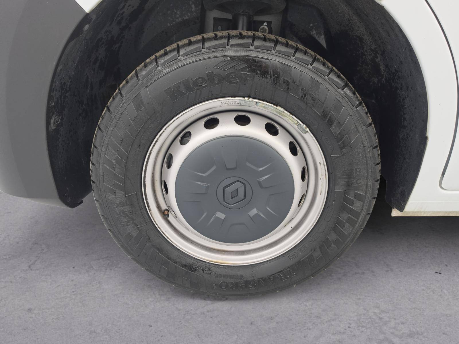 Vente en ligne Renault Master Fourgon MASTER FGN TRAC F3500 L2H2 BLUE DCI 135 au prix de 24 890 €