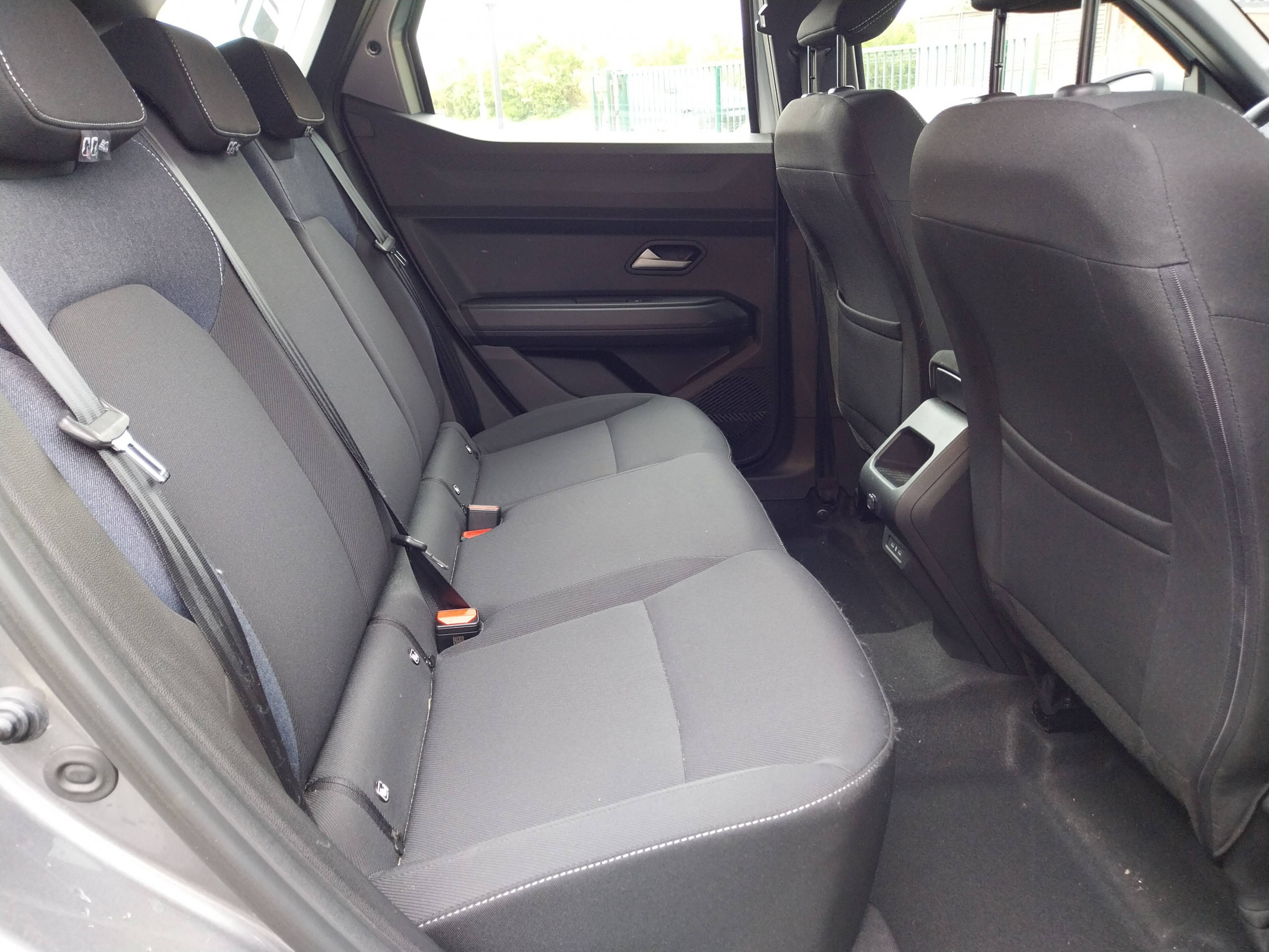 Vente en ligne Dacia Duster  Hybrid 140 au prix de 25 990 €
