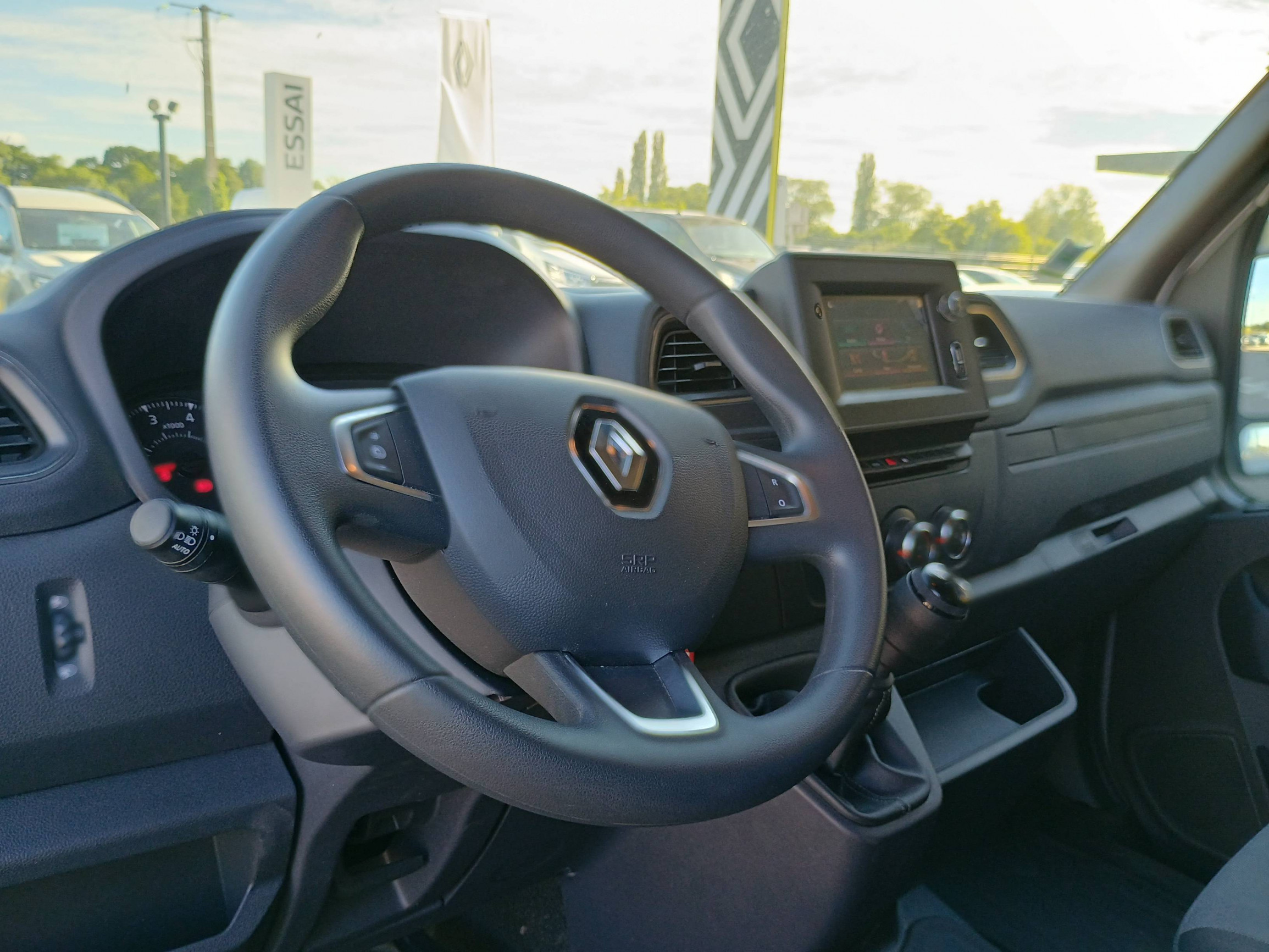 Vente en ligne Renault Master Fourgon MASTER FGN TRAC F3500 L2H2 BLUE DCI 180 au prix de 27 991 €