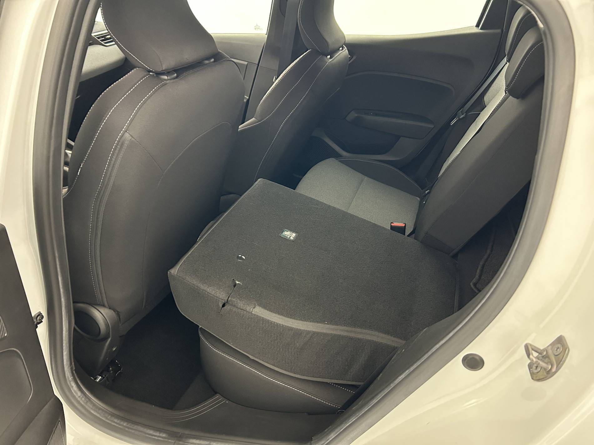 Vente en ligne Renault Clio 5 Clio E-Tech full hybrid 145 au prix de 18 290 €