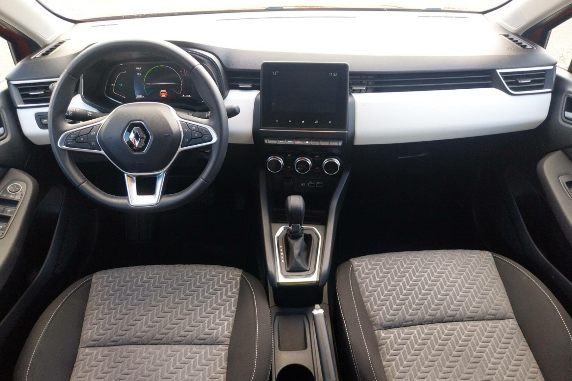 Vente en ligne Renault Clio 5 Clio E-Tech full hybrid 145 au prix de 17 390 €