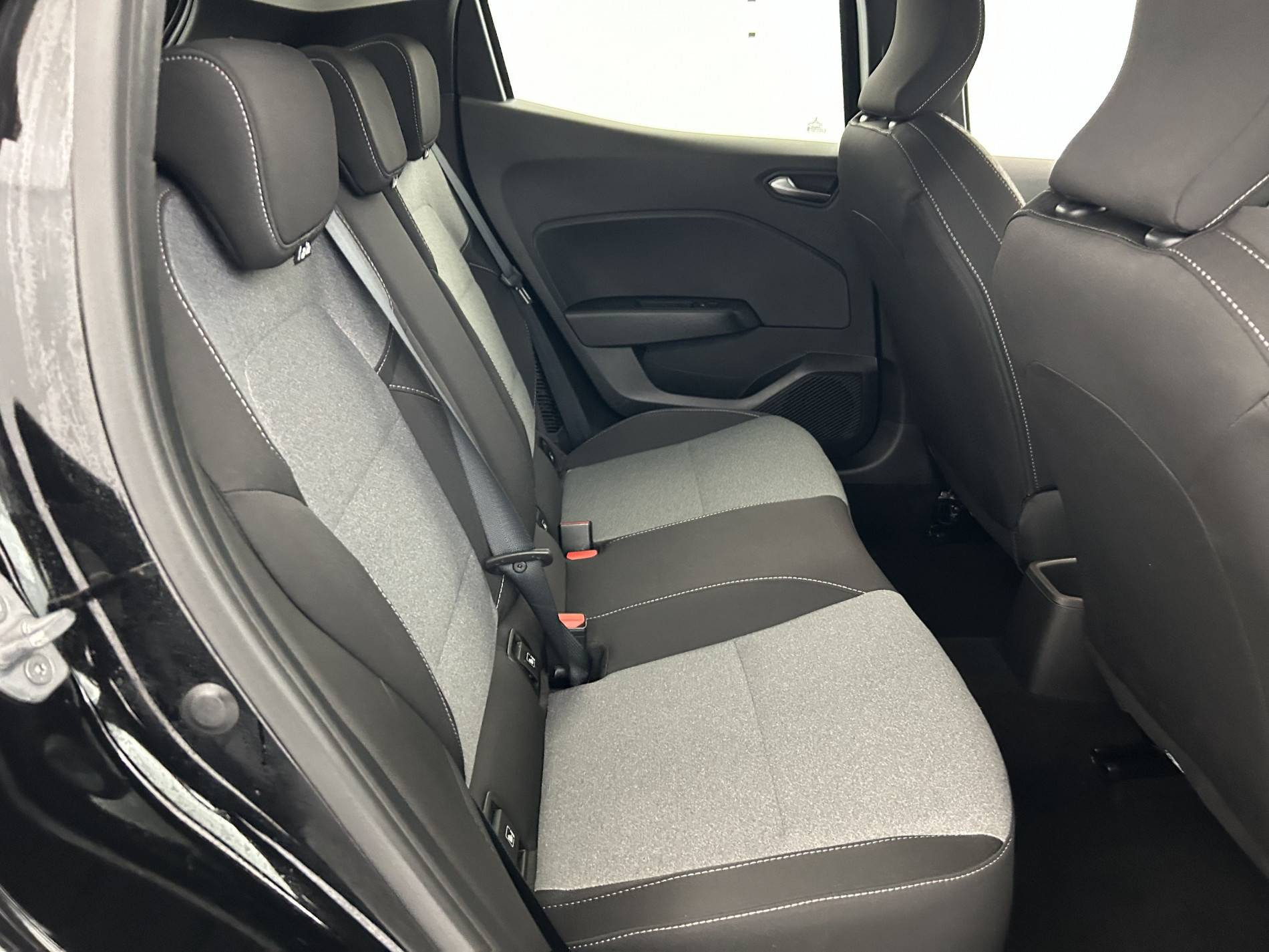 Vente en ligne Renault Clio 5 Clio E-Tech full hybrid 145 ch GSR2 au prix de 19 980 €