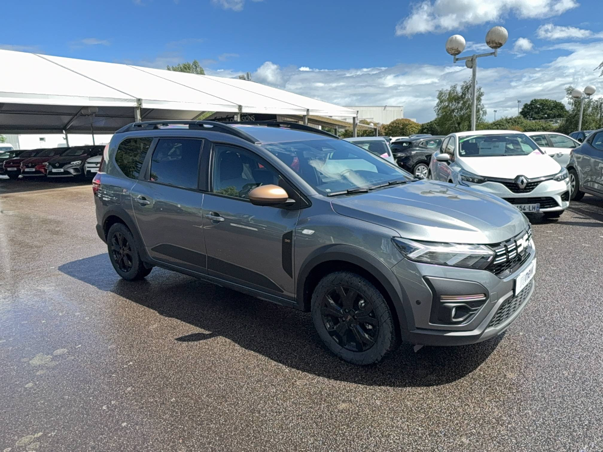 Vente en ligne Dacia Jogger  Hybrid 140 7 places GSR2 au prix de 25 790 €