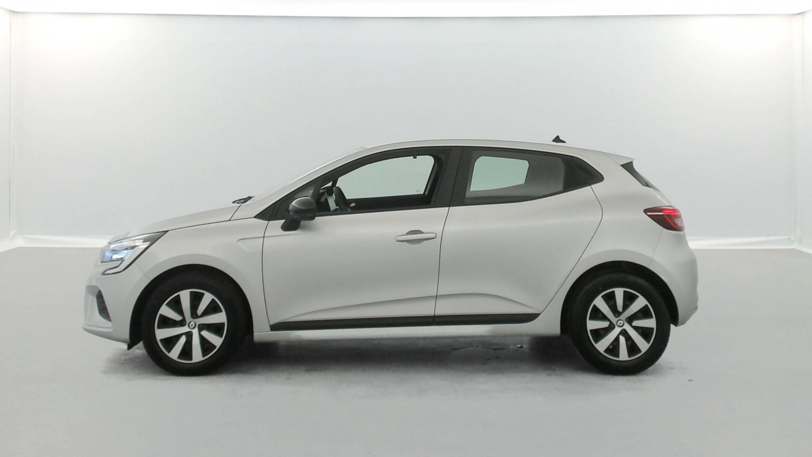 Vente en ligne Renault Clio 5 Clio TCe 90 au prix de 15 490 €