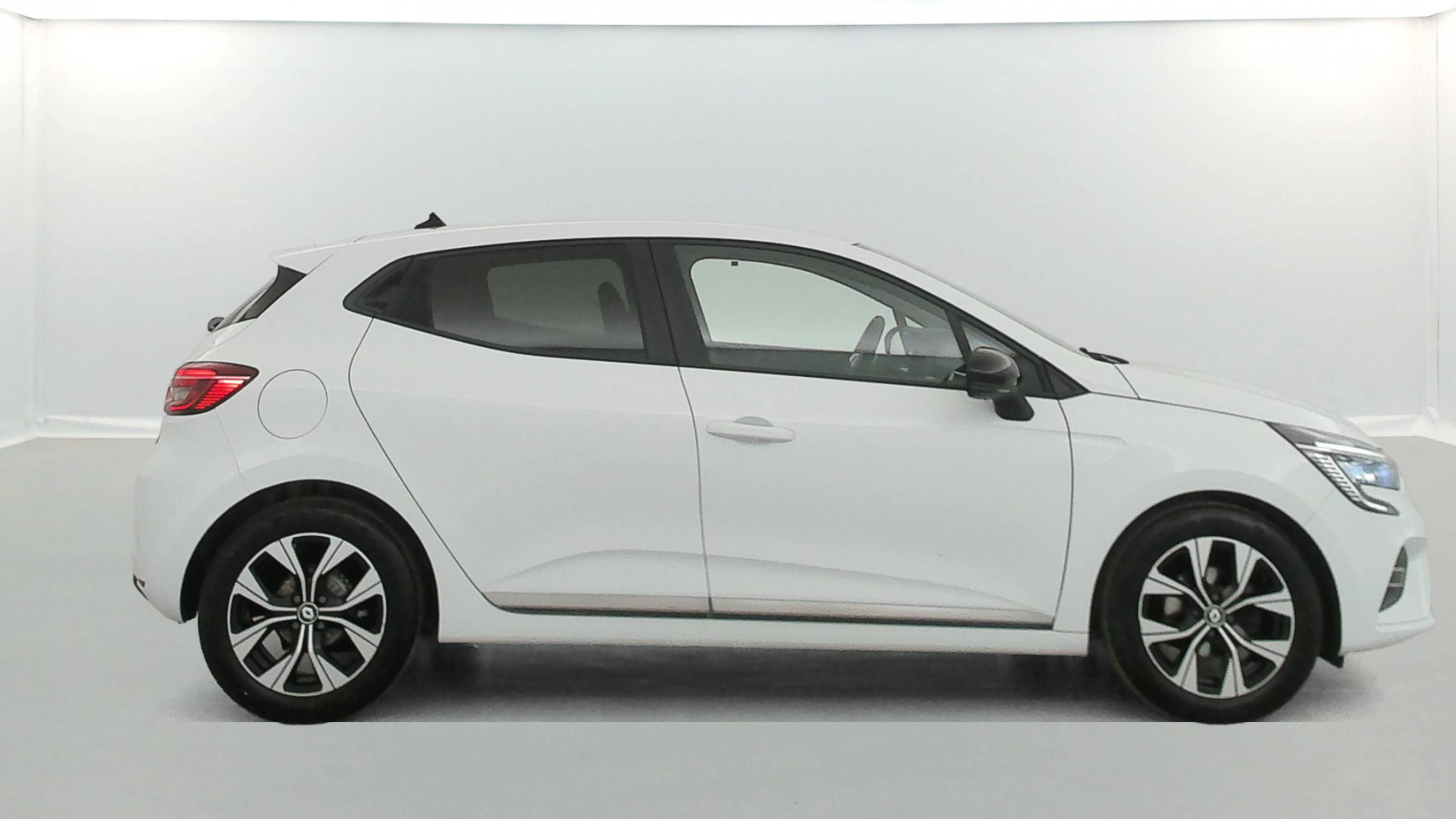 Vente en ligne Renault Clio 5 Clio TCe 100 GPL au prix de 13 690 €