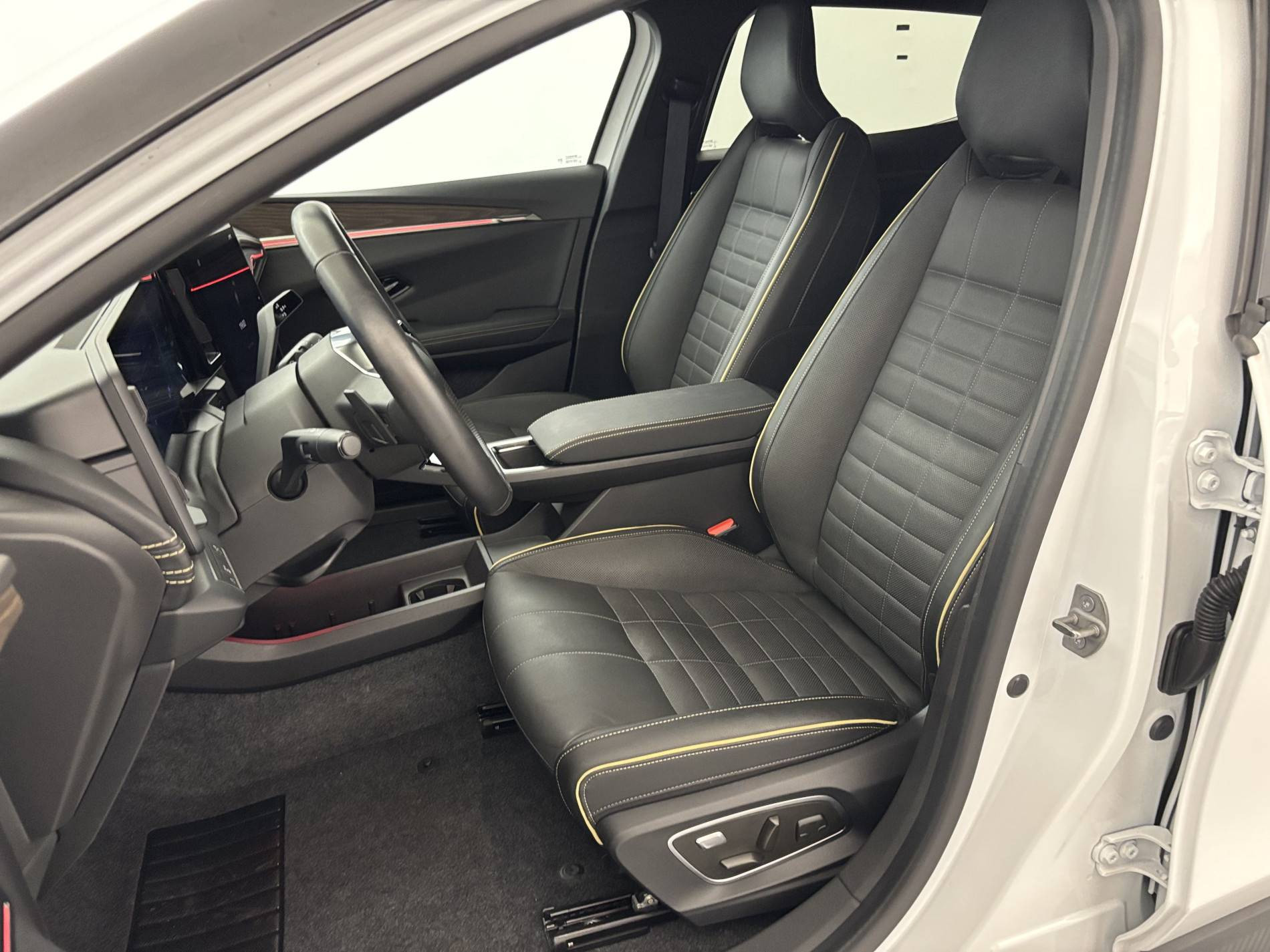 Vente en ligne Renault Megane E-Tech  EV60 220 ch super charge au prix de 26 990 €