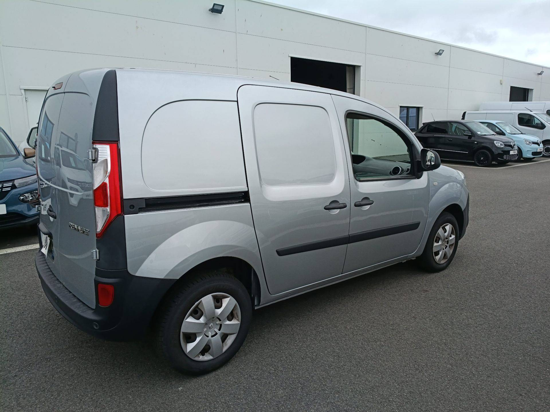 Vente en ligne Renault Kangoo Express  BLUE DCI 80 au prix de 9 590 €