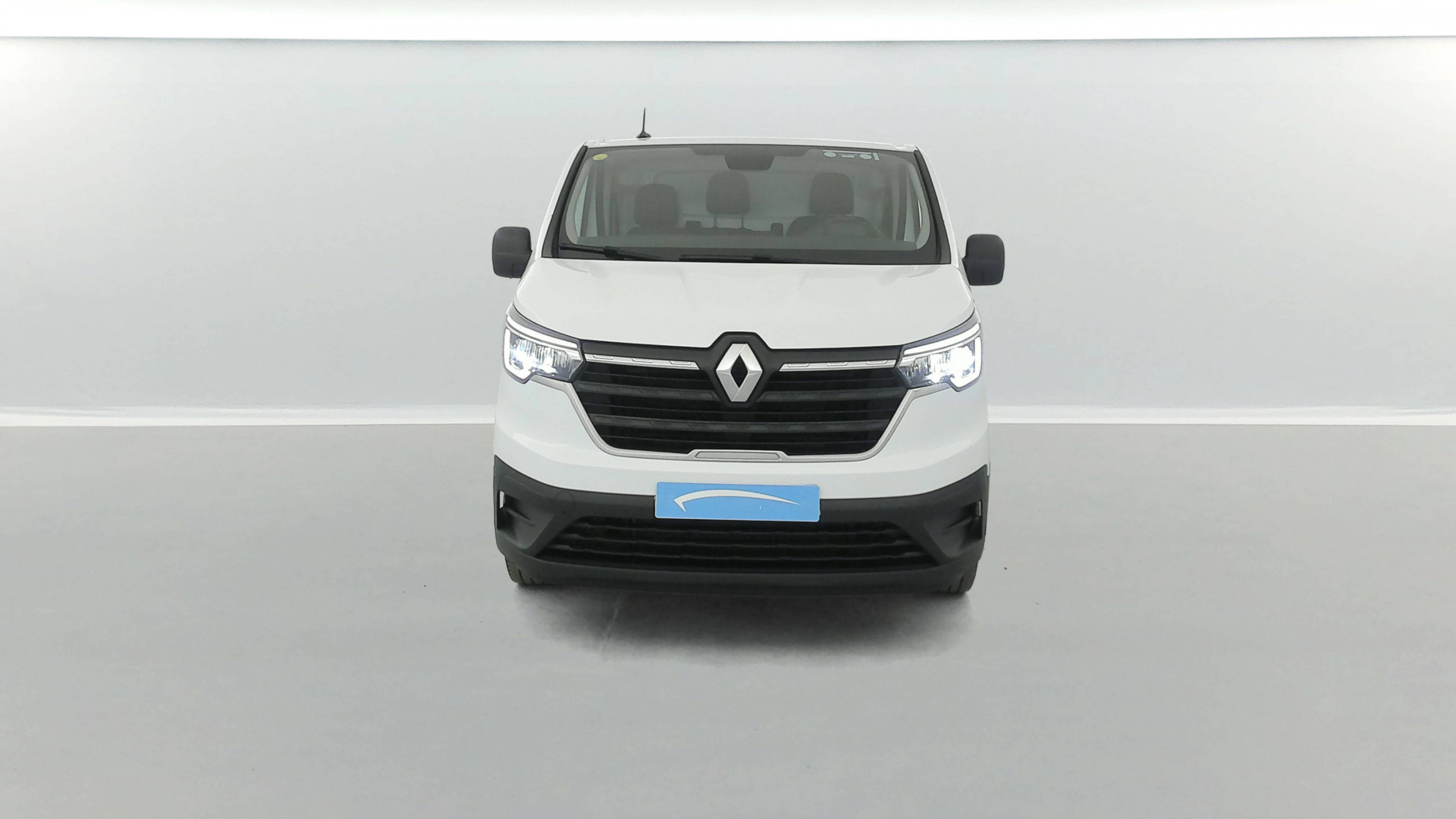 Vente en ligne Renault Trafic 3 Fourgon TRAFIC FGN L1H1 3T BLUE DCI 130 GSR2 au prix de 23 990 €