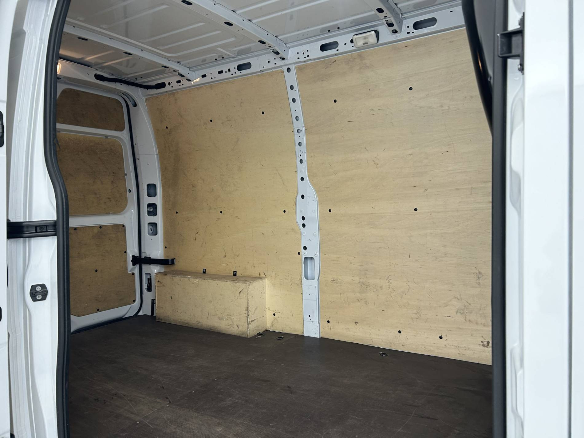 Vente en ligne Renault Master Fourgon MASTER FGN TRAC F3500 L2H2 BLUE DCI 135 au prix de 25 500 €