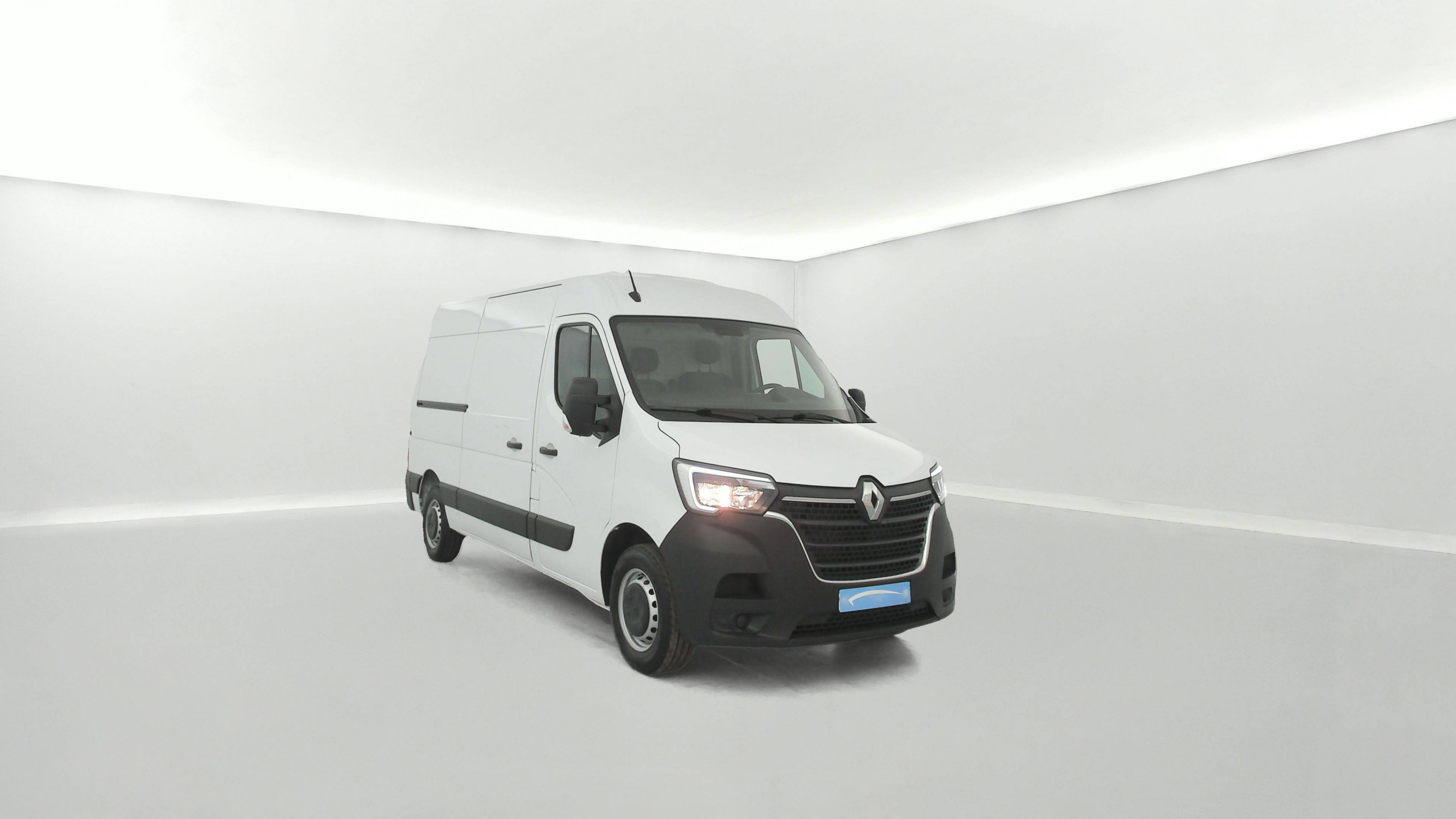 Vente en ligne Renault Master Fourgon MASTER FGN TRAC F3500 L2H2 BLUE DCI 135 au prix de 24 990 €