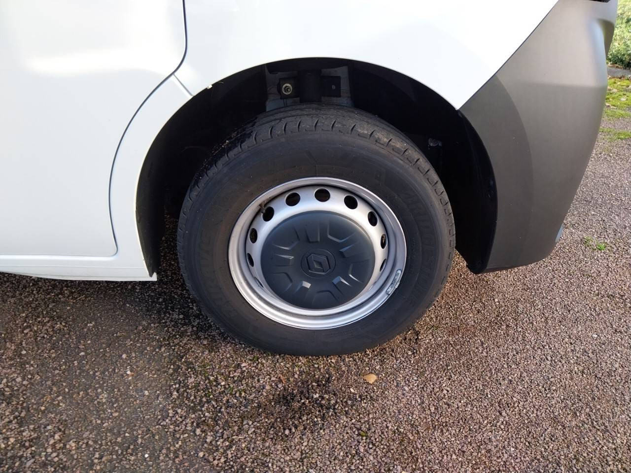 Vente en ligne Renault Master Fourgon MASTER FGN TRAC F3500 L2H2 BLUE DCI 135 au prix de 24 990 €