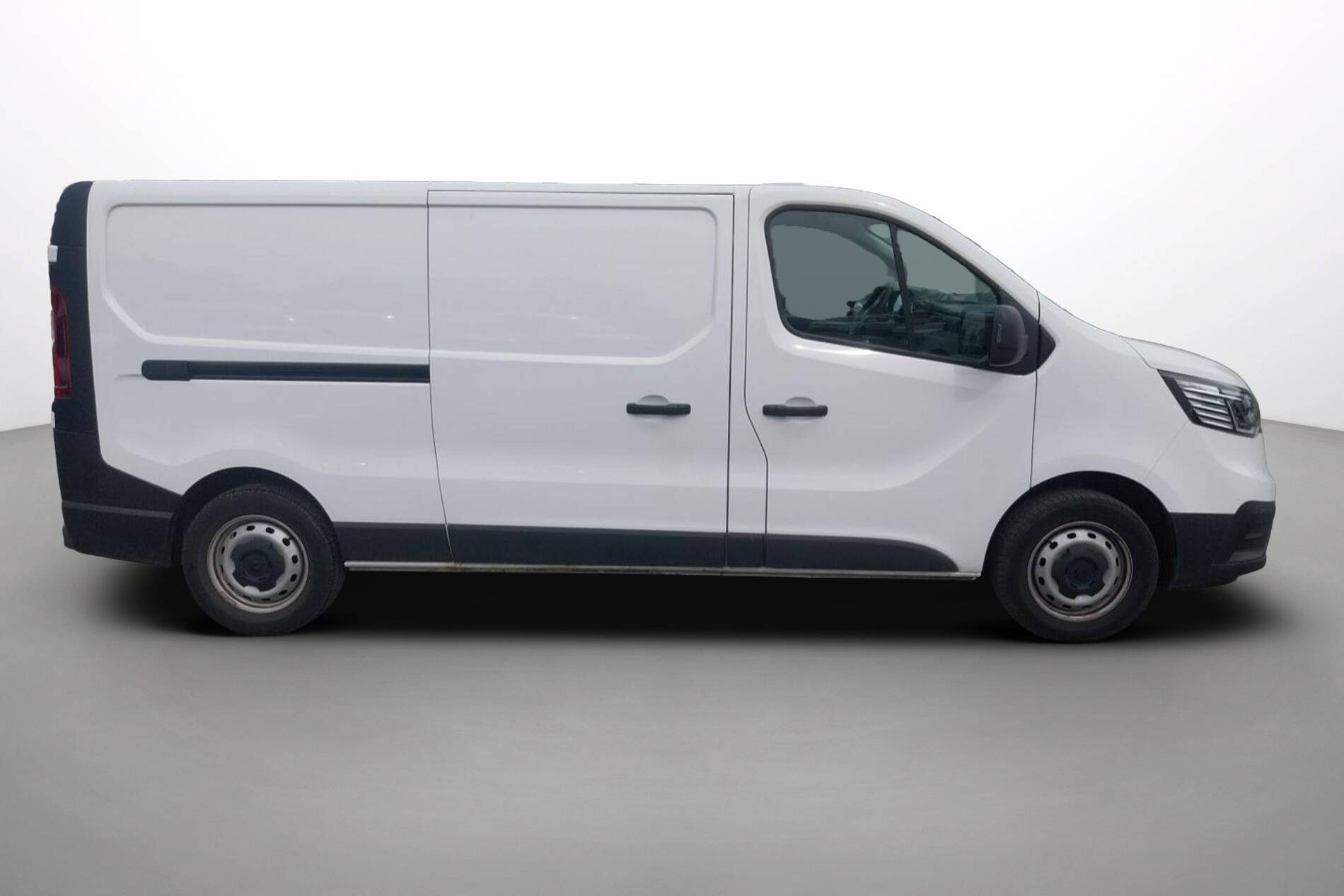 Vente en ligne Renault Trafic 3 Fourgon TRAFIC FGN L2H1 3000 KG BLUE DCI 130 au prix de 22 990 €