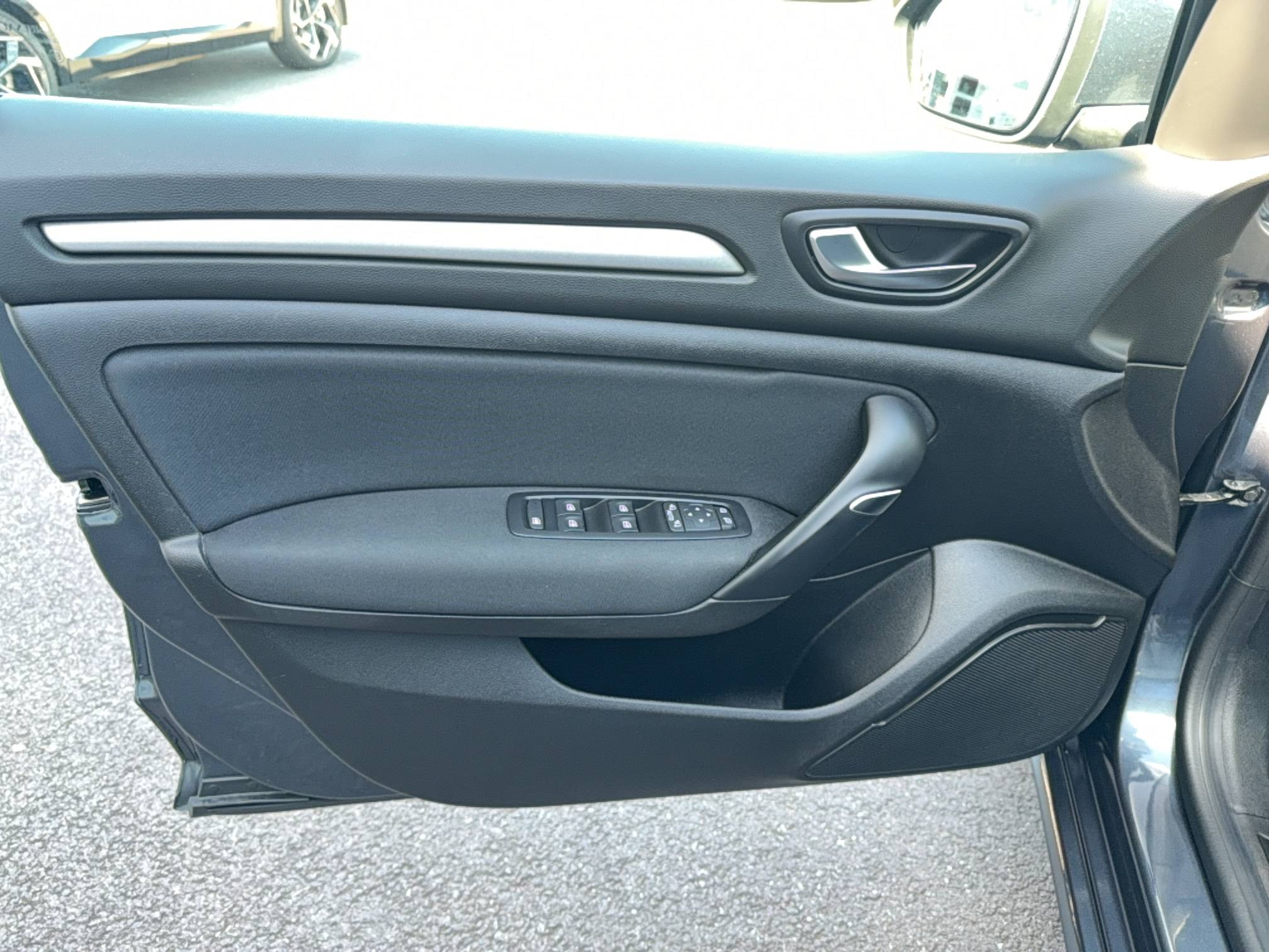Vente en ligne Renault Megane 4  Blue dCi 115 au prix de 16 980 €