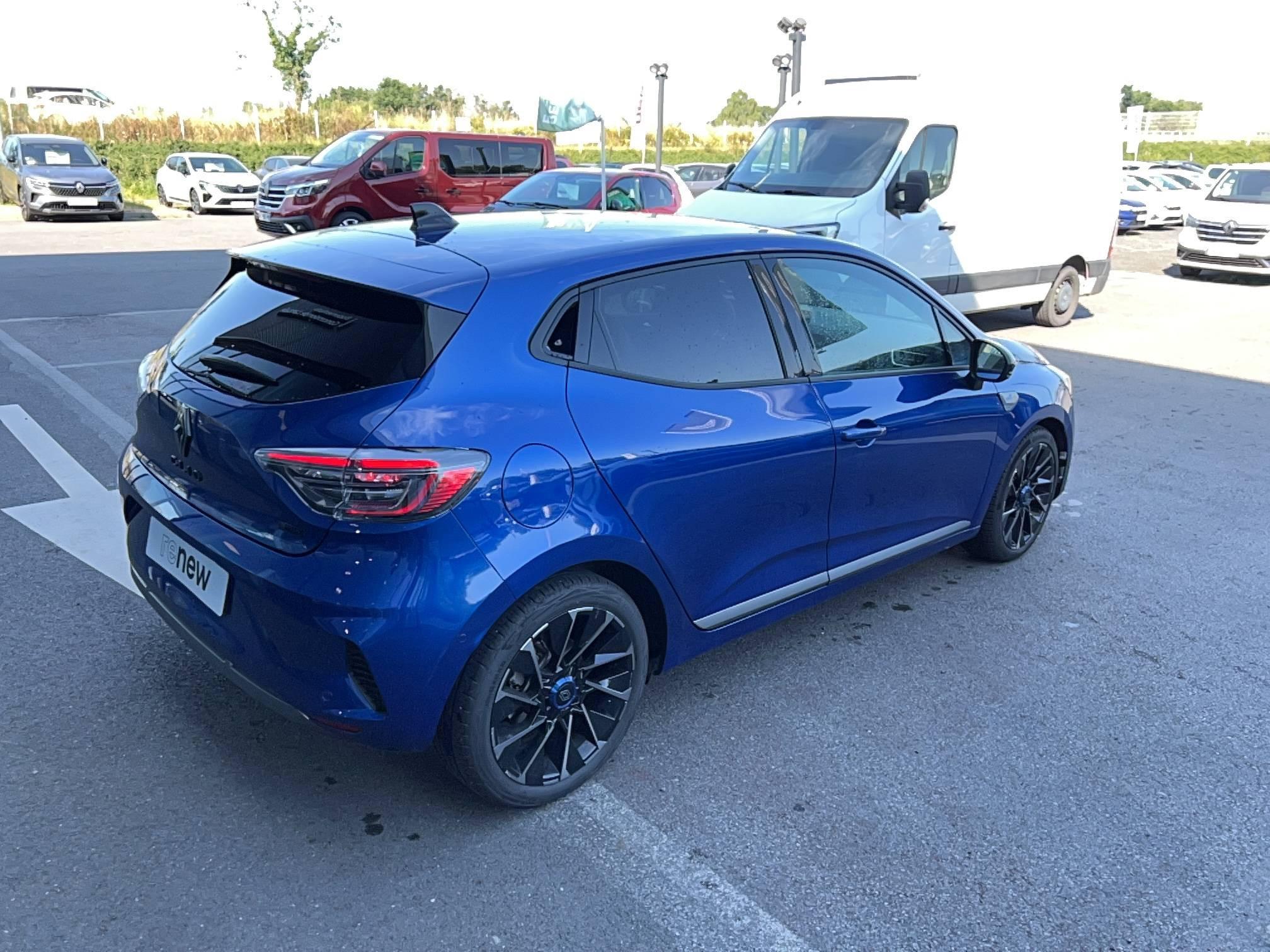 Vente en ligne Renault Clio 5 Clio E-Tech full hybrid 145 au prix de 20 990 €