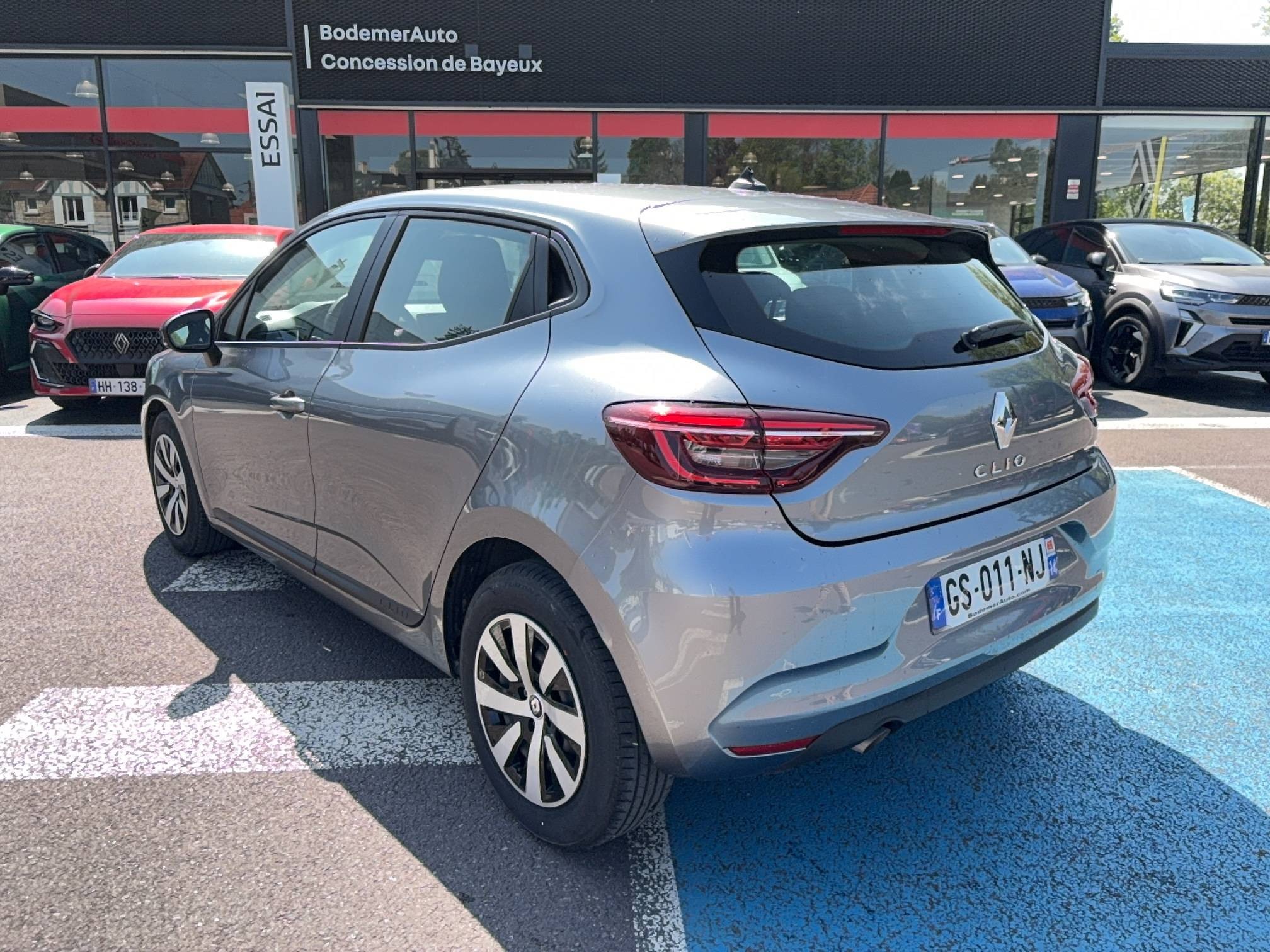 Vente en ligne Renault Clio 5 Clio TCe 90 au prix de 14 290 €