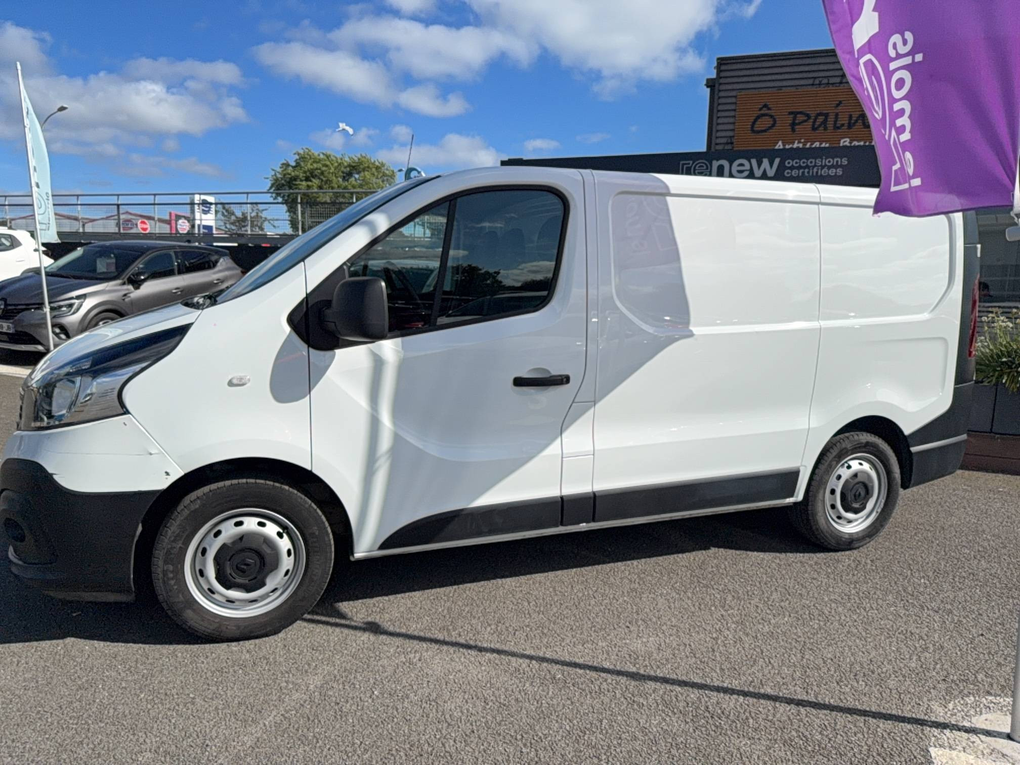 Vente en ligne Renault Trafic 3 Fourgon TRAFIC FGN L1H1 1000 KG DCI 120 au prix de 19 990 €
