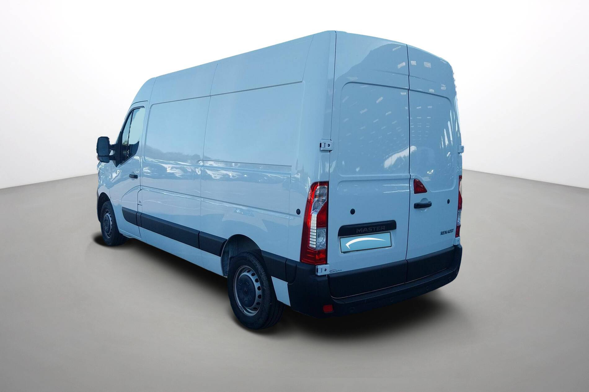 Vente en ligne Renault Master Fourgon MASTER FGN TRAC F3500 L2H2 BLUE DCI 135 au prix de 24 000 €