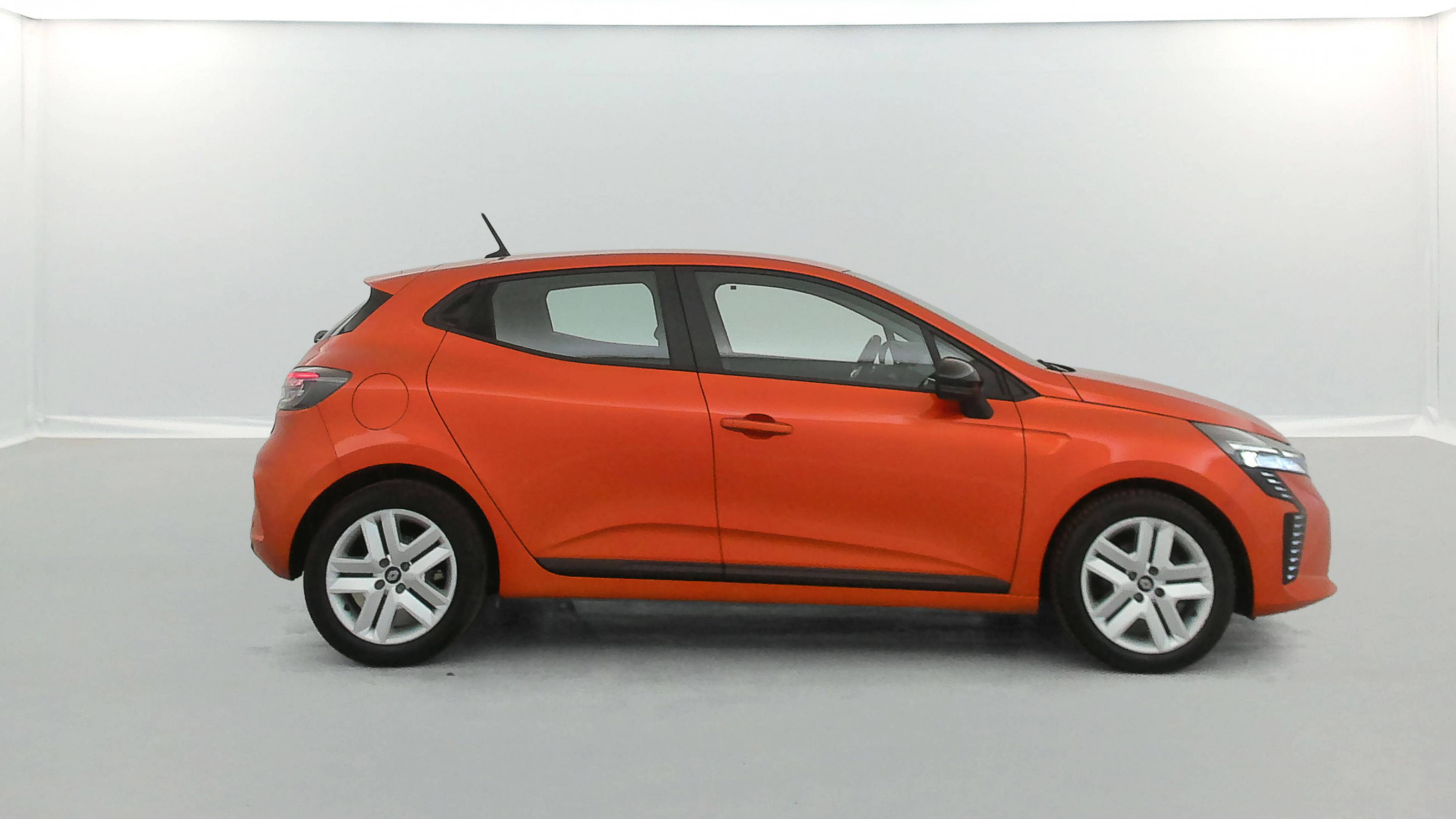 Vente en ligne Renault Clio 5 Clio TCe 100 GPL au prix de 14 390 €