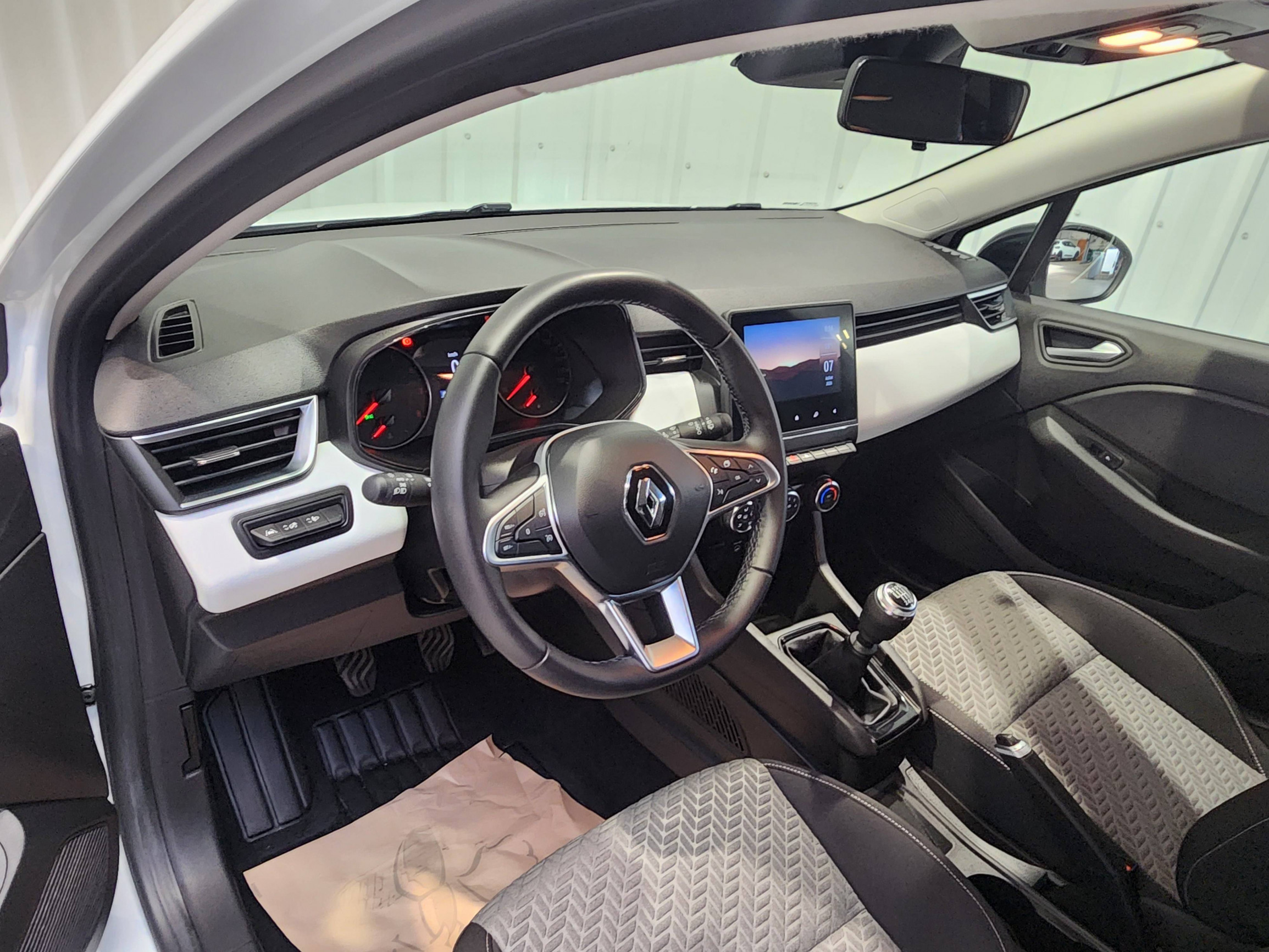 Vente en ligne Renault Clio 5 Clio TCe 90 au prix de 14 390 €