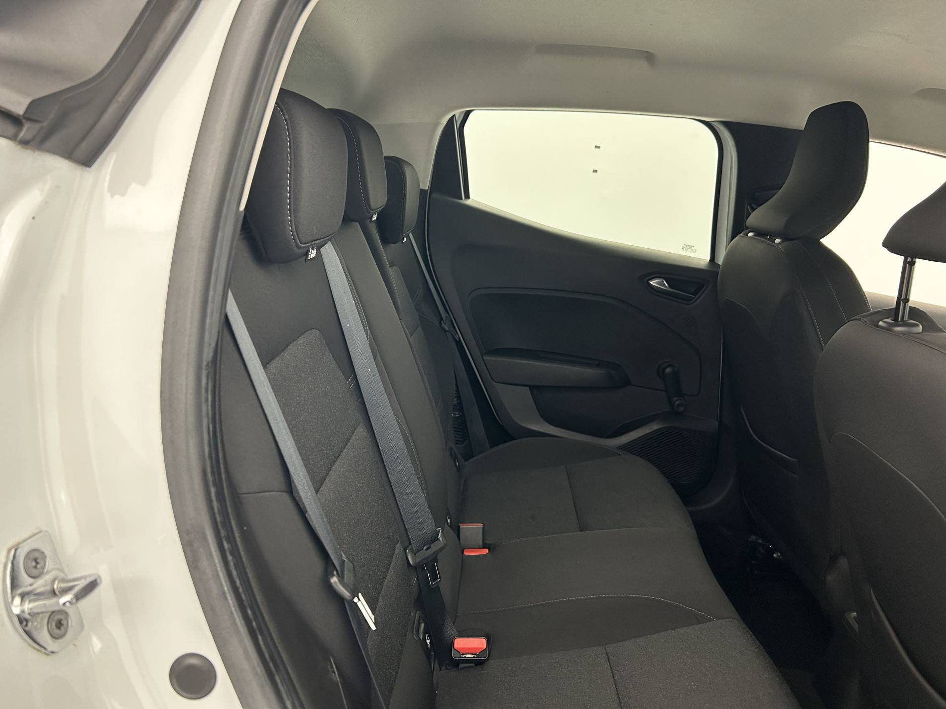 Vente en ligne Renault Clio 5 Clio E-Tech 140 - 21N au prix de 13 991 €