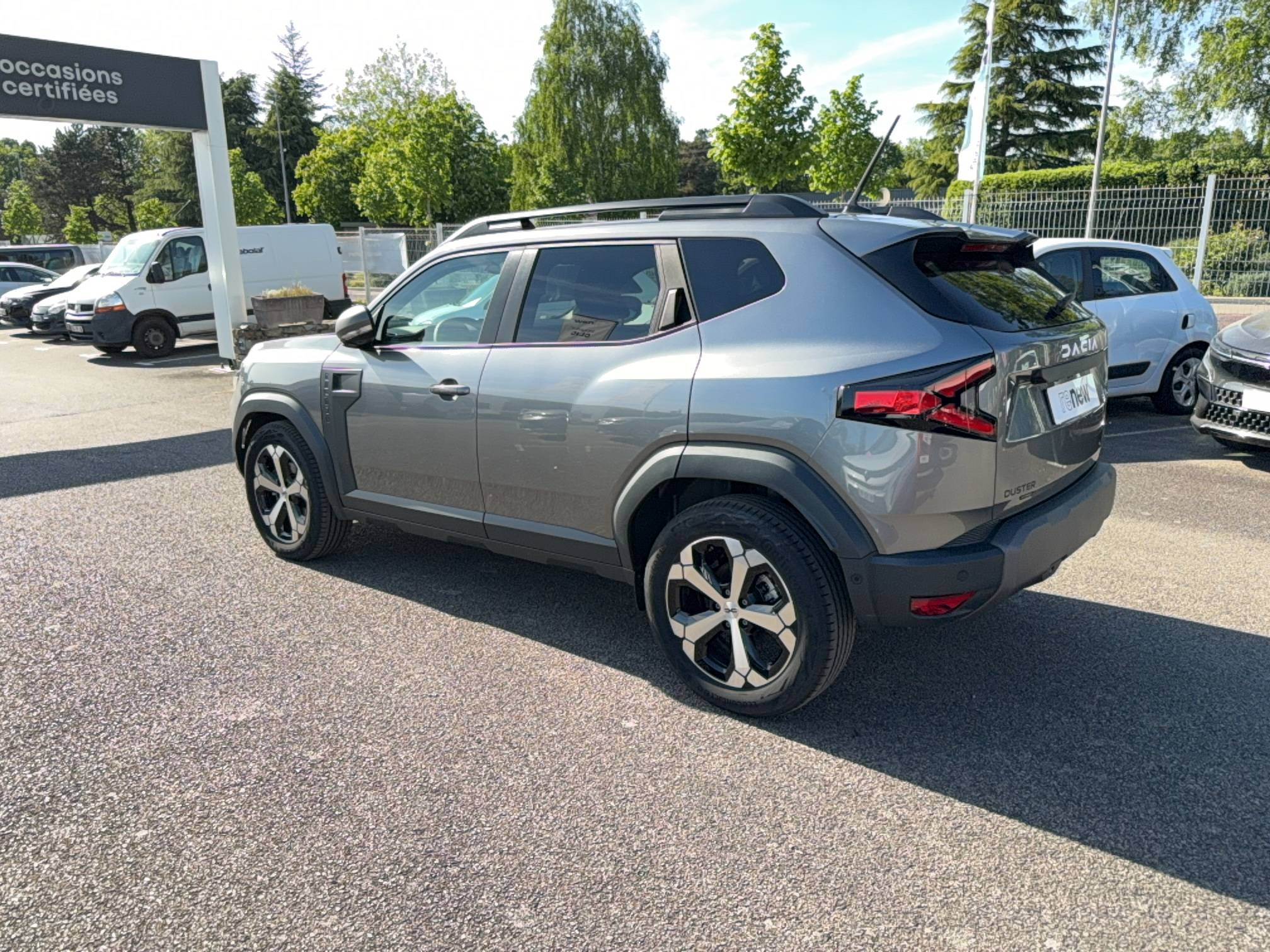 Vente en ligne Dacia Duster  Hybrid 140 au prix de 26 490 €
