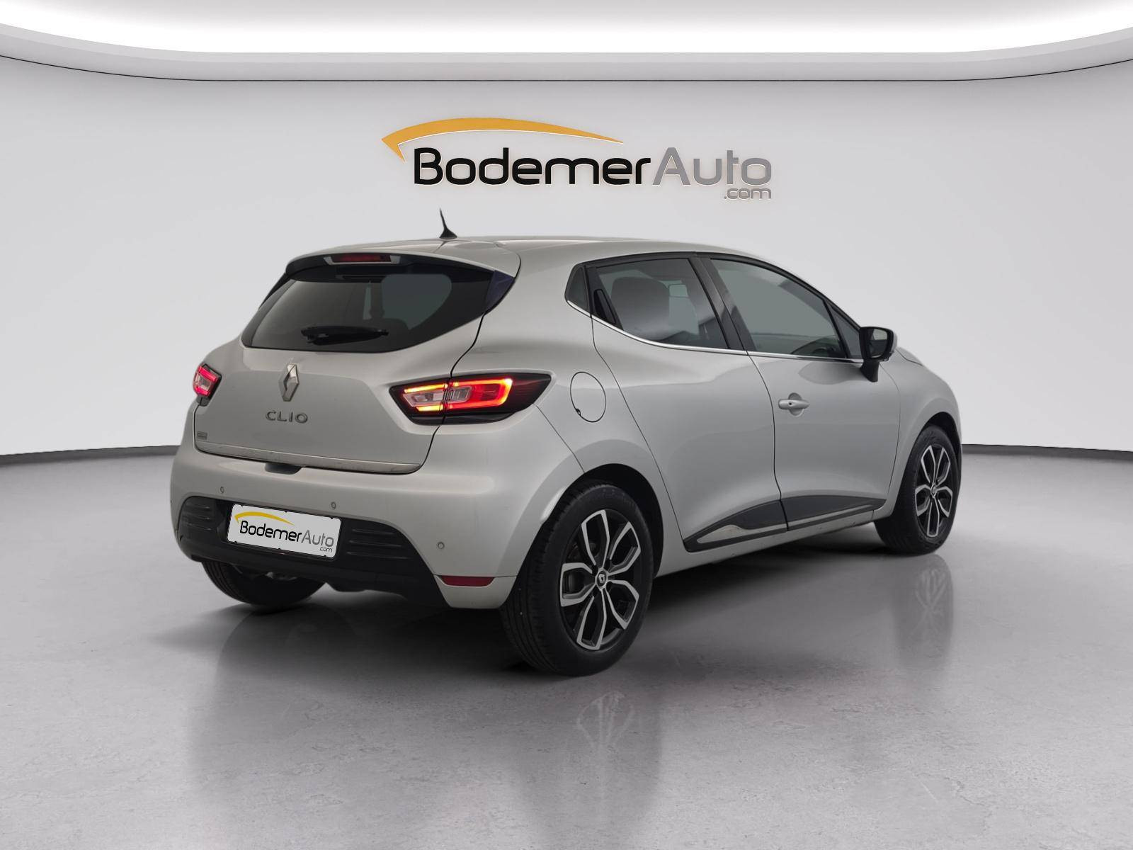 Vente en ligne Renault Clio 4 Clio TCe 90 E6C au prix de 10 990 €
