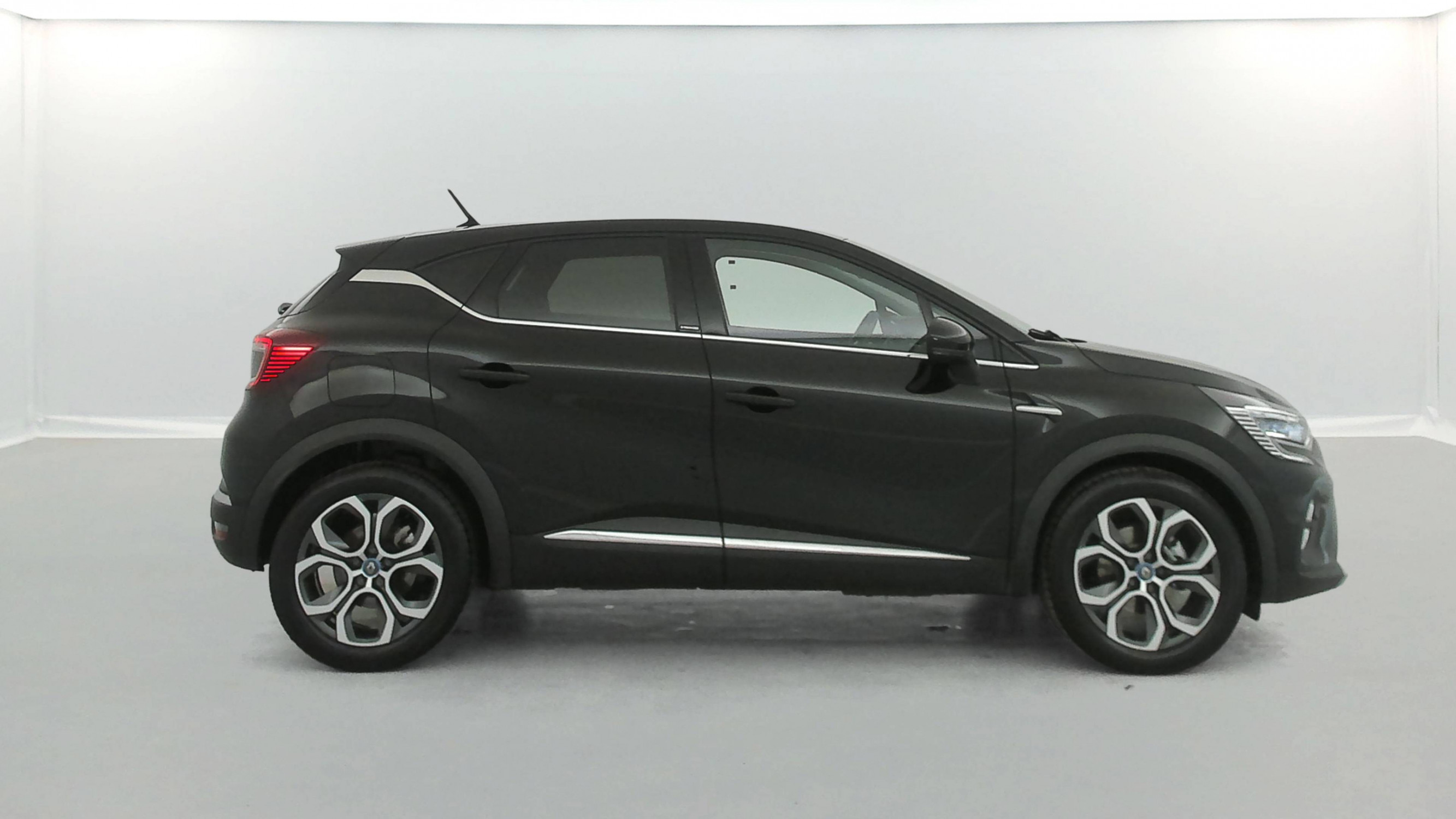 Vente en ligne Renault Captur  E-Tech Plug-in 160 au prix de 15 500 €