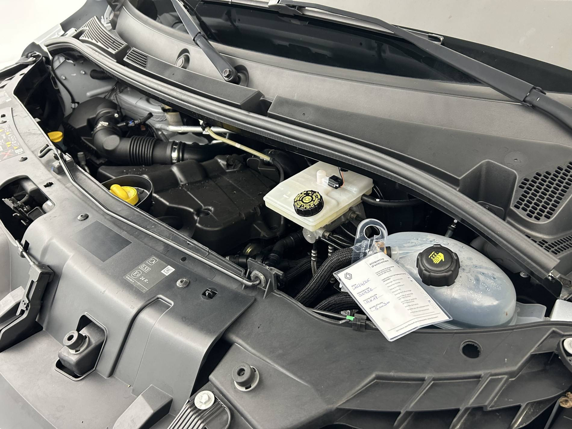 Vente en ligne Renault Master Fourgon MASTER FGN TRAC F3500 L2H2 BLUE DCI 135 au prix de 25 500 €