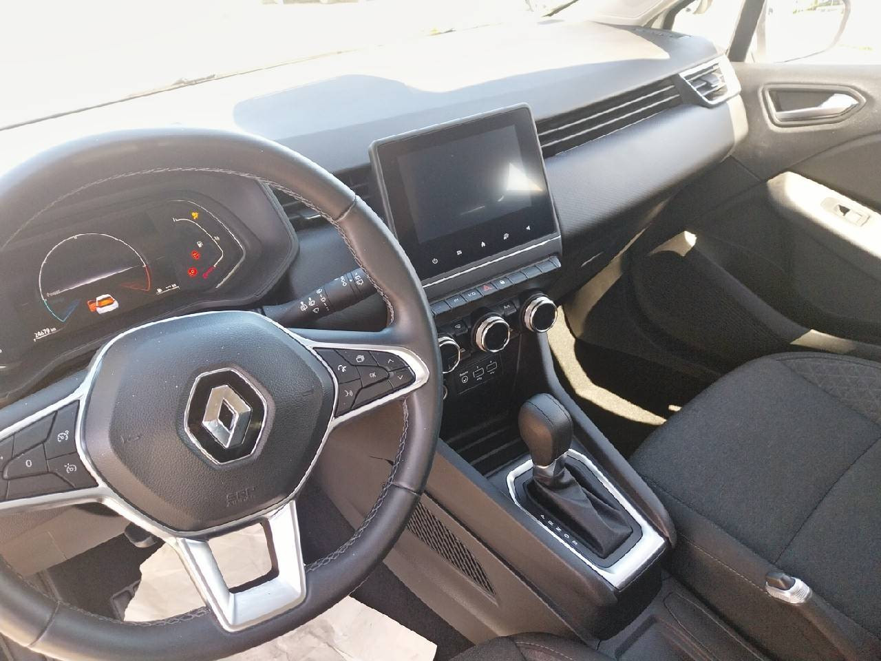 Vente en ligne Renault Clio 5 Clio E-Tech 140 - 21N au prix de 15 990 €