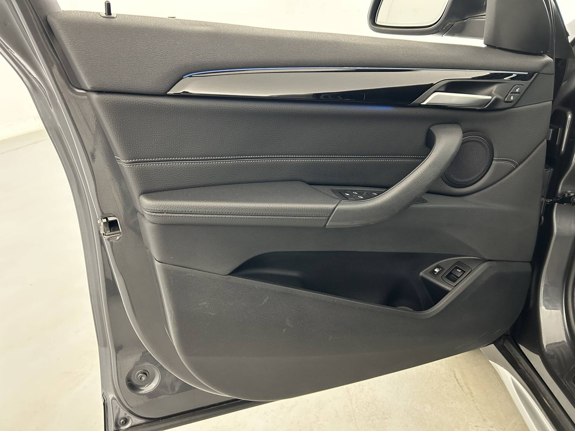Vente en ligne Bmw X1 X1 xDrive 25e 220 ch BVA6 au prix de 22 290 €