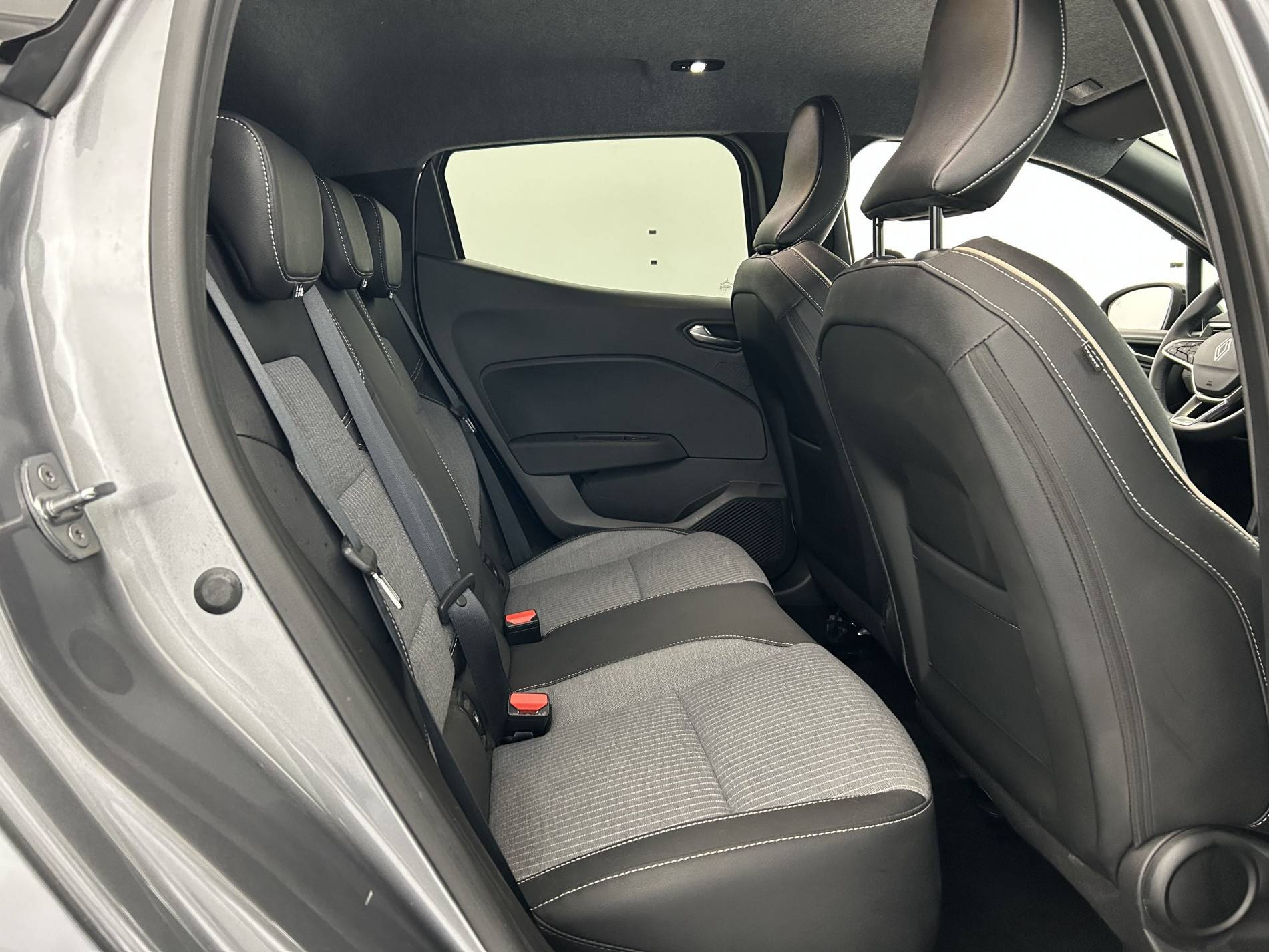 Vente en ligne Renault Clio 5 Clio Eco-G 100 ch GSR2 au prix de 17 790 €