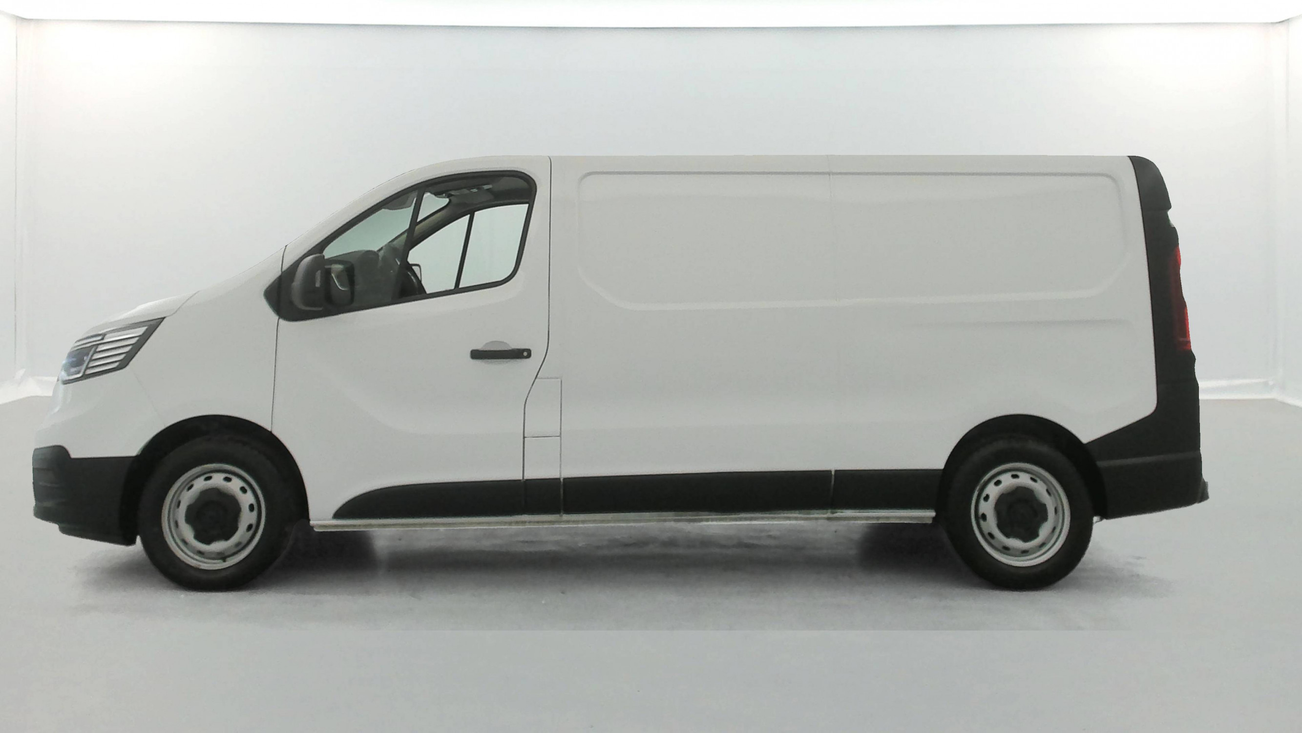 Vente en ligne Renault Trafic 3 Fourgon TRAFIC FGN L2H1 3000 KG BLUE DCI 130 au prix de 22 490 €