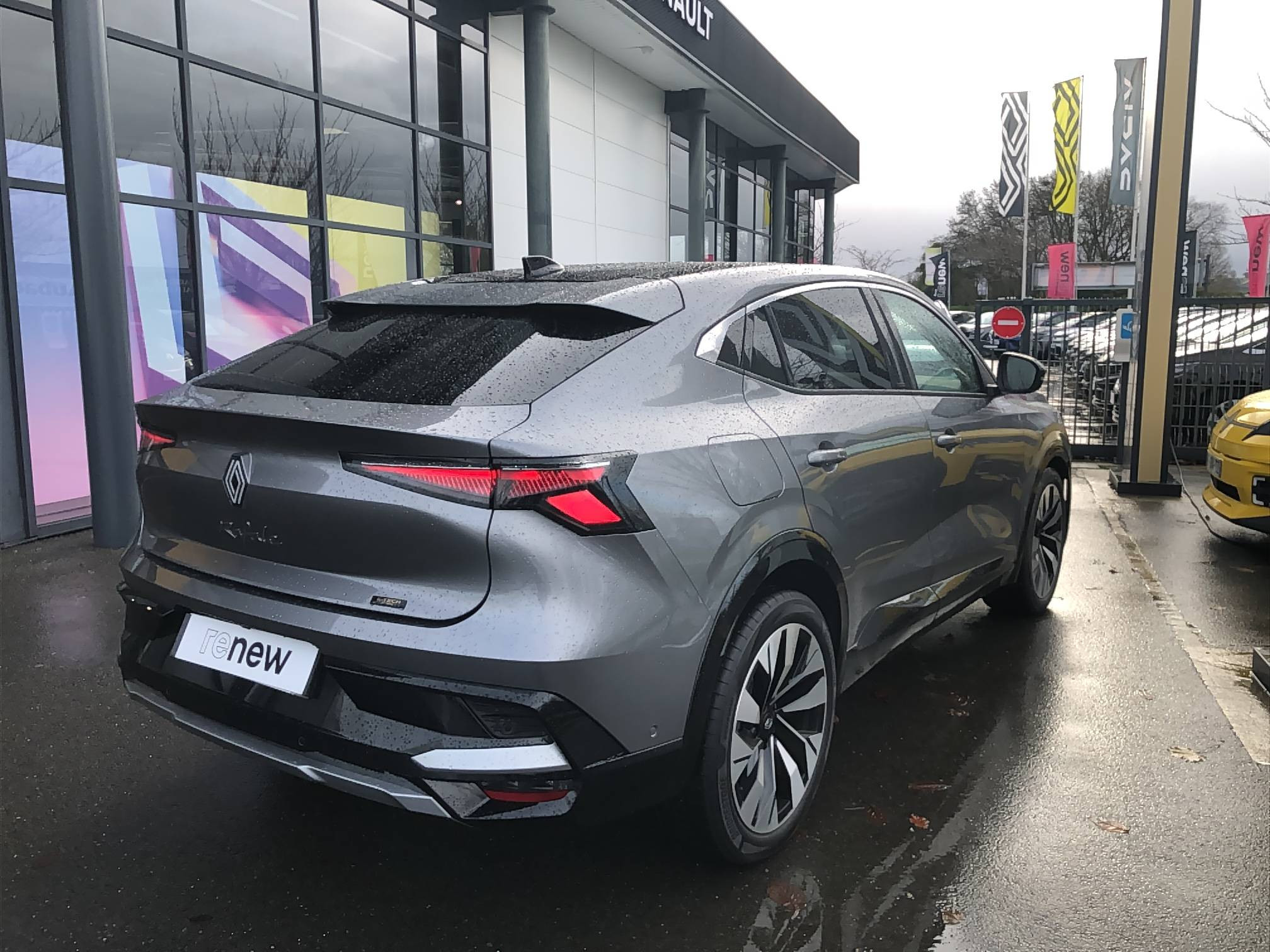 Vente en ligne Renault Rafale  E-Tech full hybrid 200ch au prix de 39 990 €