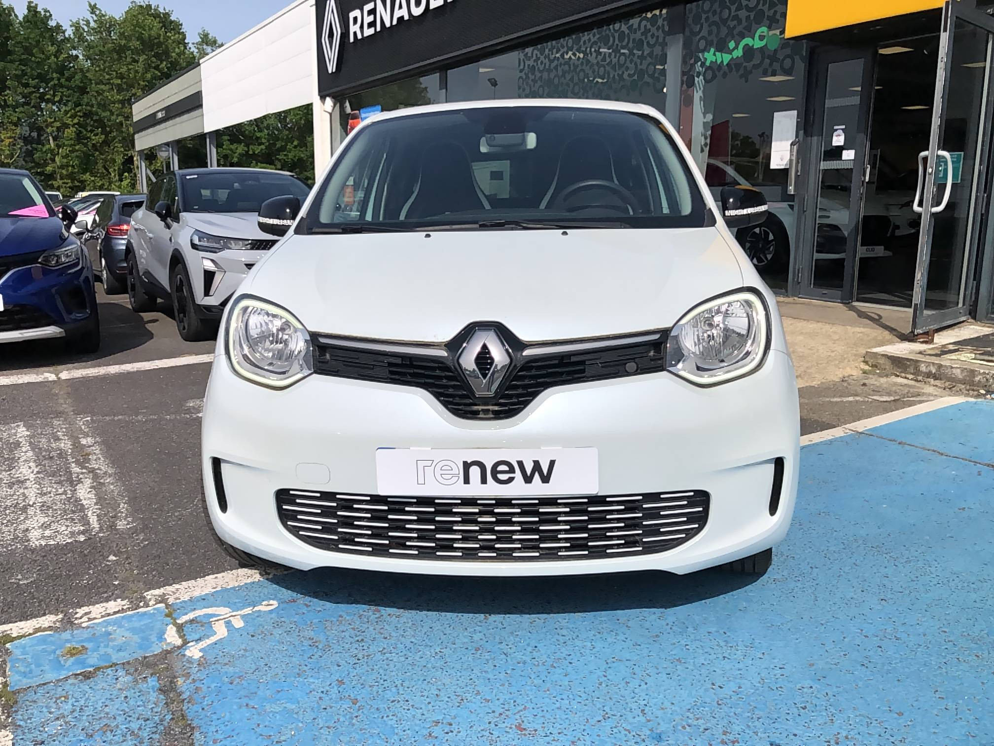 Vente en ligne Renault Twingo Electrique Twingo III E-Tech au prix de 15 990 €