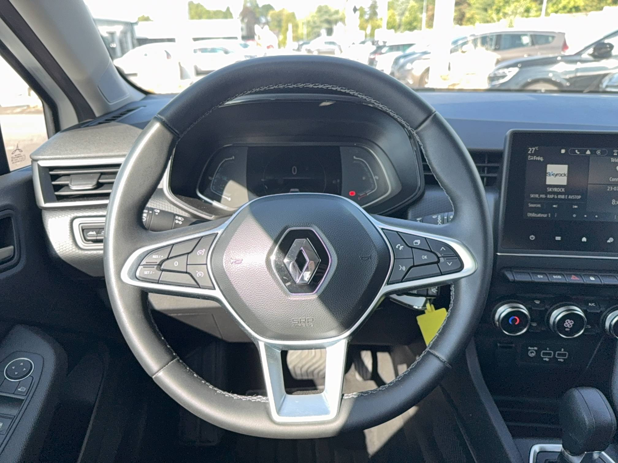 Vente en ligne Renault Clio 5 Clio E-Tech full hybrid 145 au prix de 16 690 €