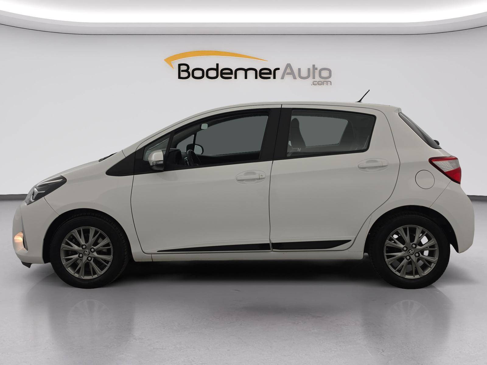 Vente en ligne Toyota Yaris Yaris Pro 110 VVT-i CVT au prix de 12 990 €
