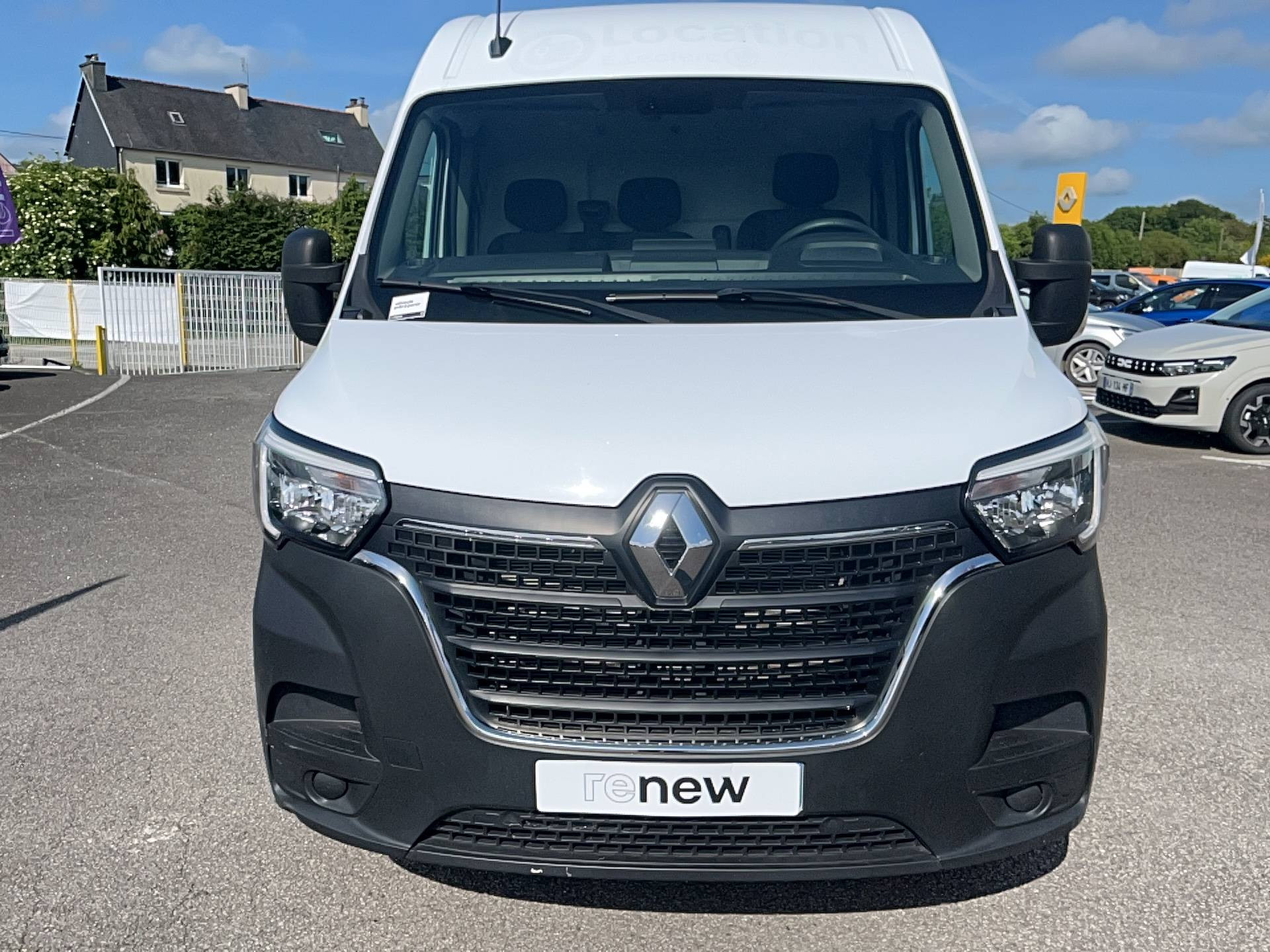 Vente en ligne Renault Master Fourgon MASTER FGN TRAC F3500 L2H2 BLUE DCI 135 au prix de 26 990 €