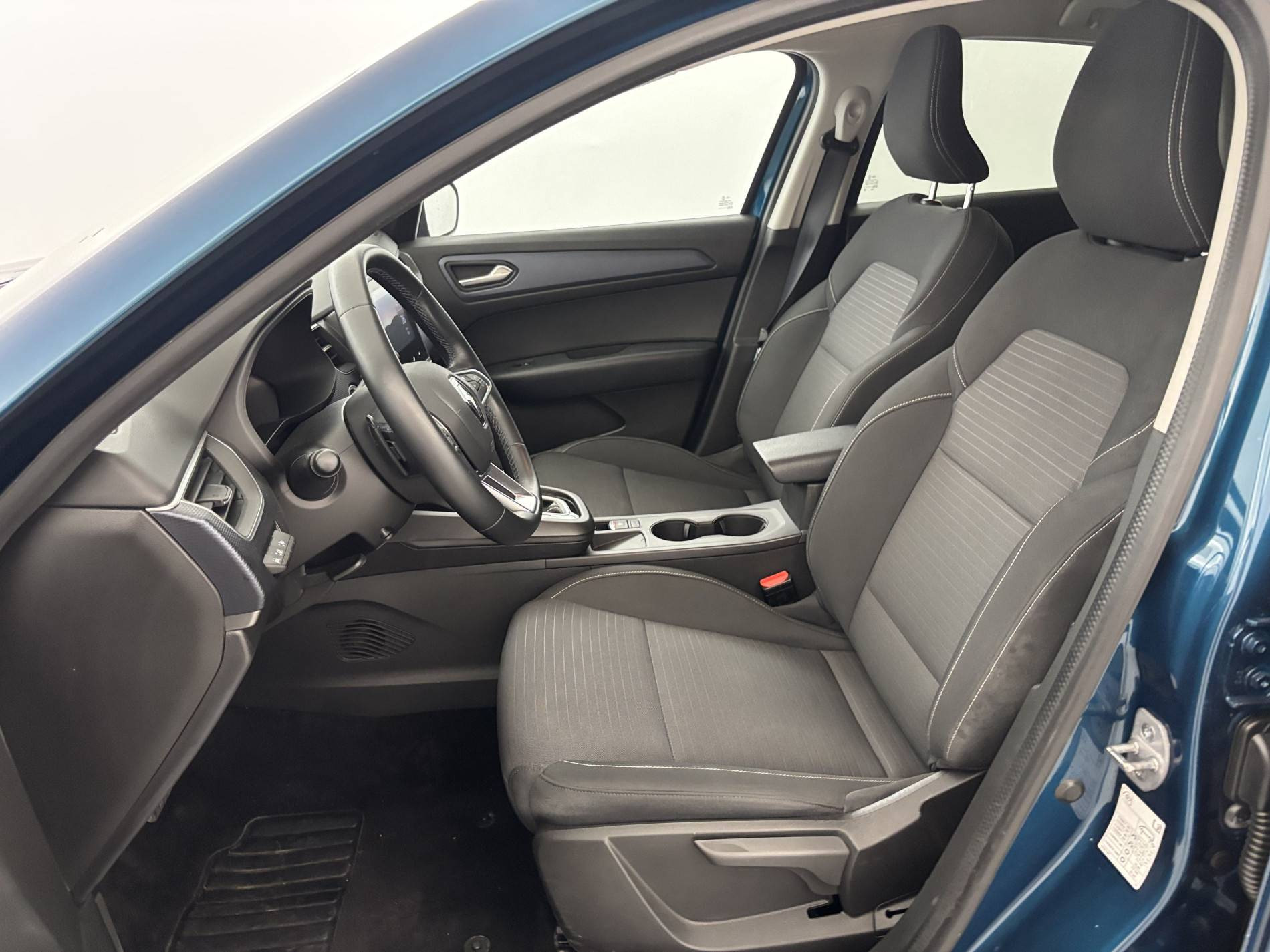 Vente en ligne Renault Arkana  mild hybrid 140 EDC FAP - 22 au prix de 18 250 €