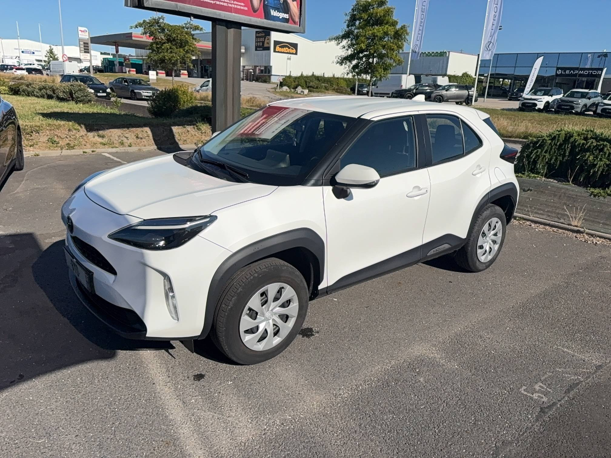 Toyota Yaris YARIS HYBRIDE AFFAIRES 116H occasion de 2023 en vente à Cherbourg