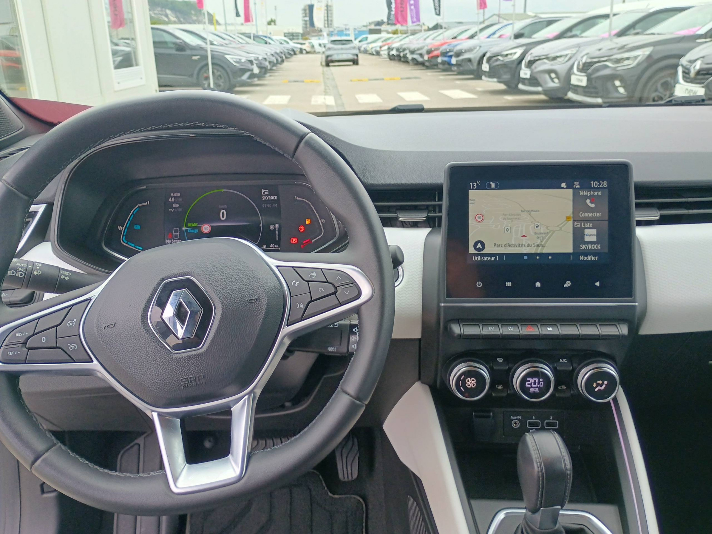Vente en ligne Renault Clio 5 Clio E-Tech full hybrid 145 au prix de 16 990 €