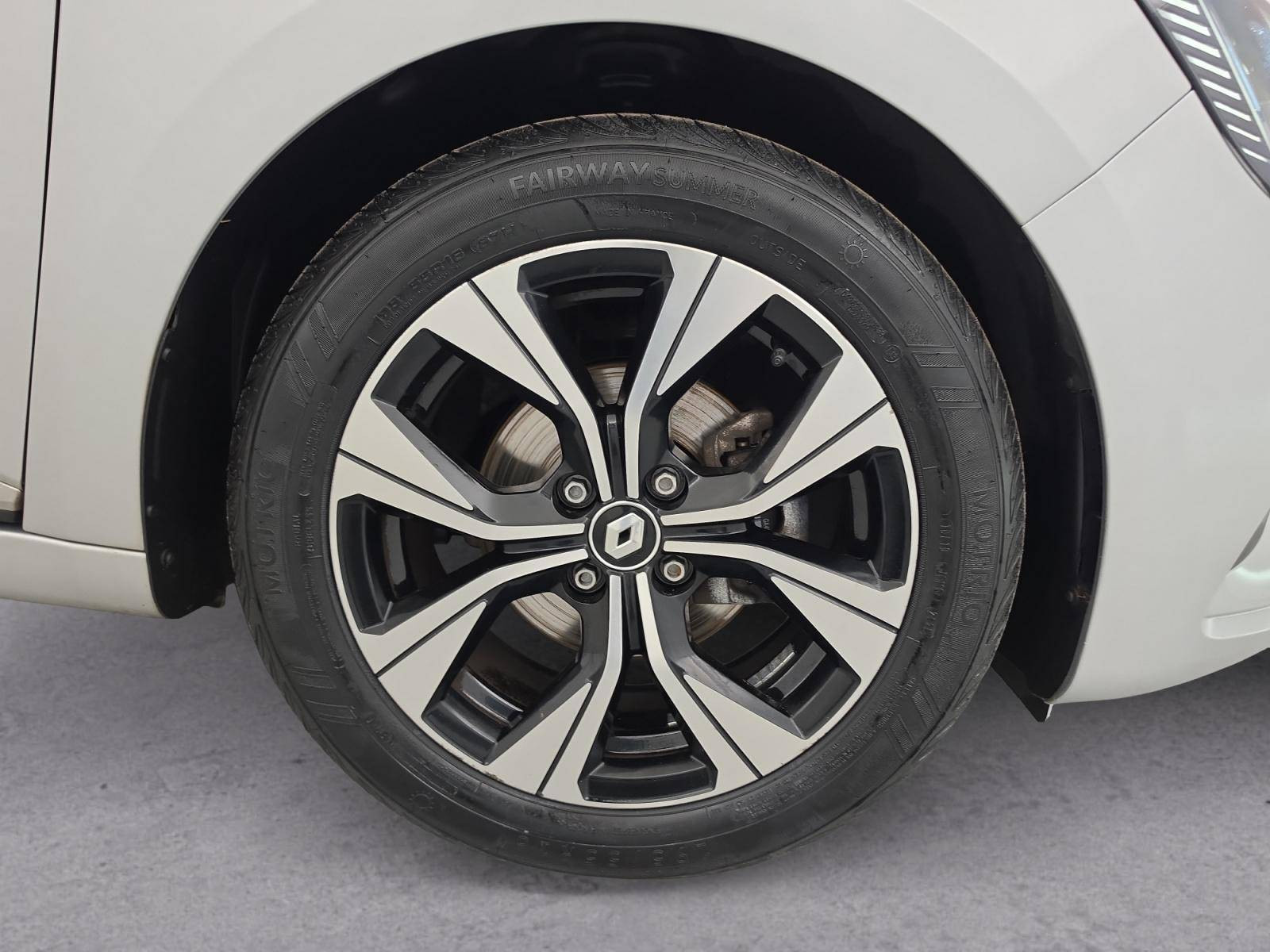 Vente en ligne Renault Clio 5 Clio TCe 100 GPL au prix de 13 991 €