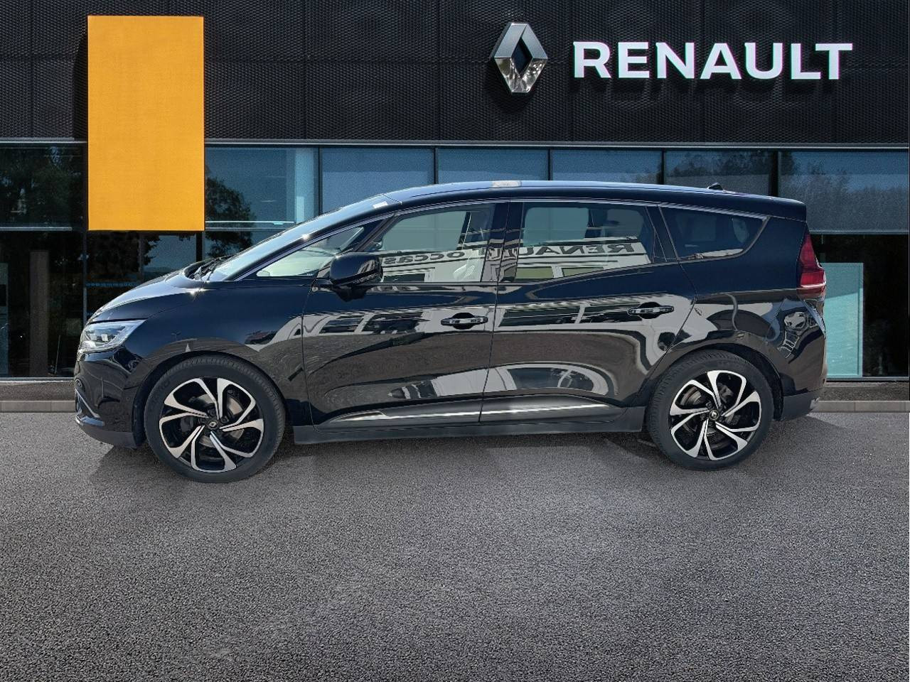 Vente en ligne Renault Grand Scenic 4 Grand Scenic Blue dCi 120 EDC au prix de 15 990 €