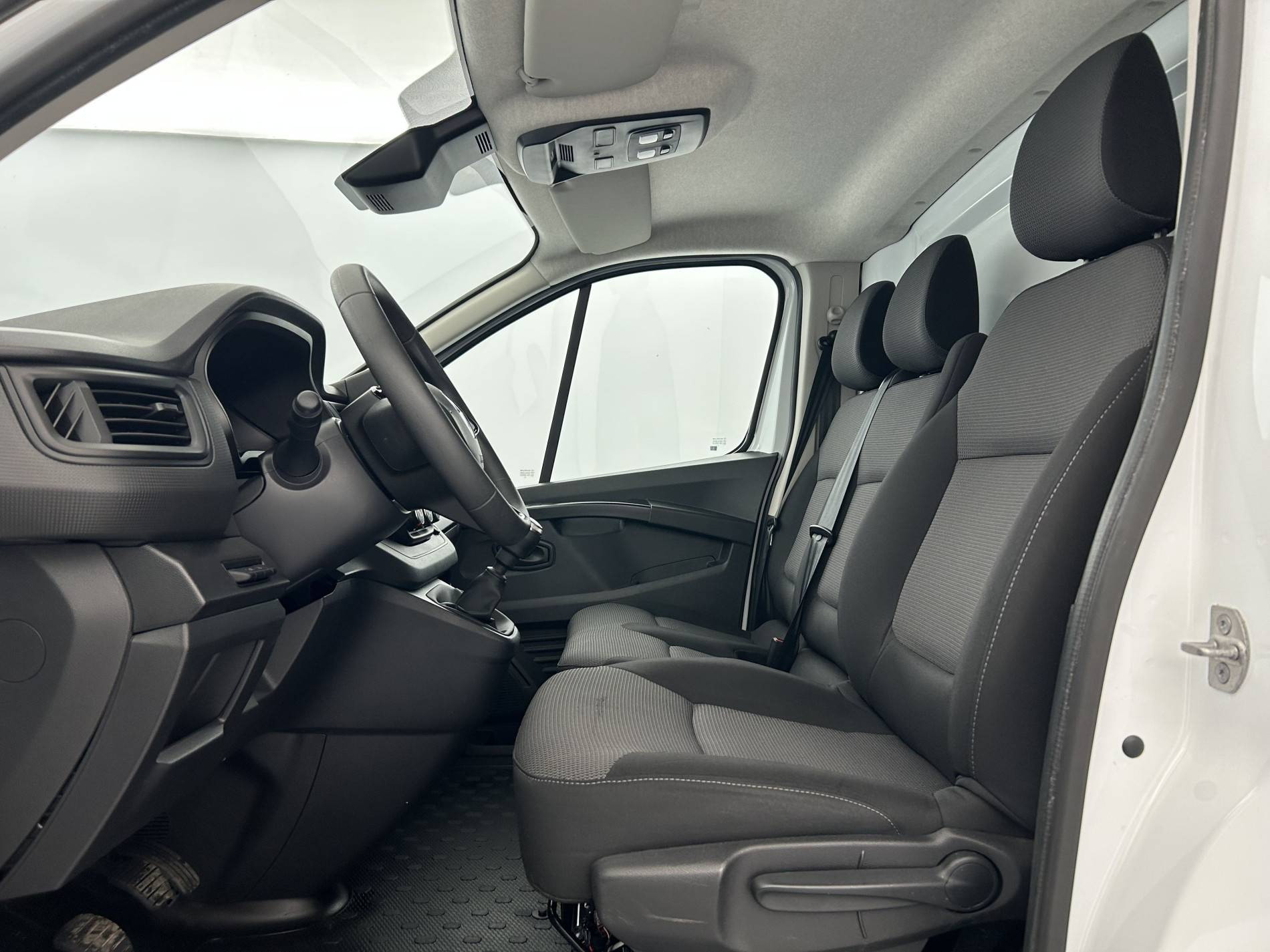 Vente en ligne Renault Trafic 3 Fourgon TRAFIC FGN L2H1 3000 KG BLUE DCI 130 au prix de 22 980 €